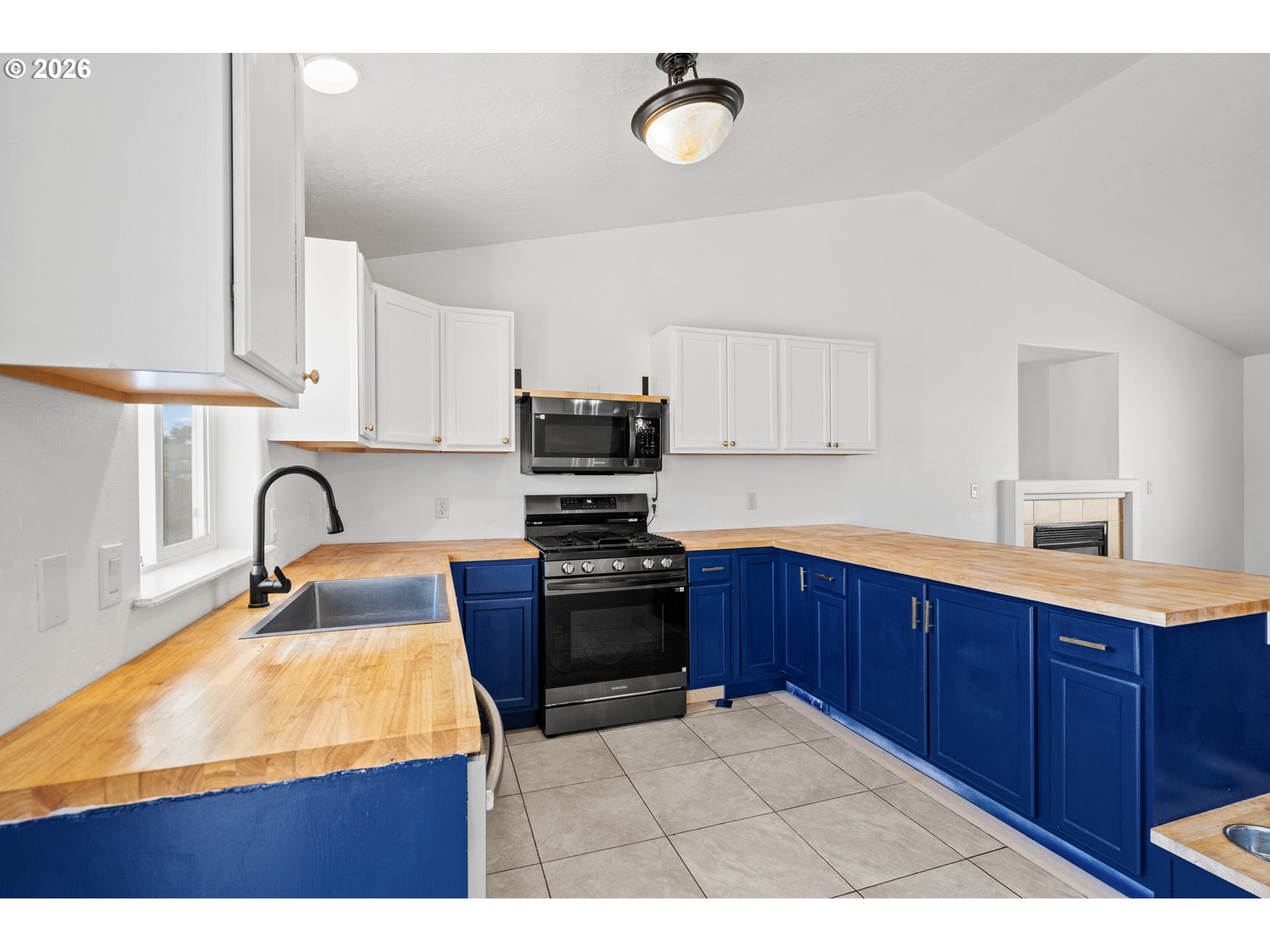 1511 Ne Gladys Dr Property Photo 13