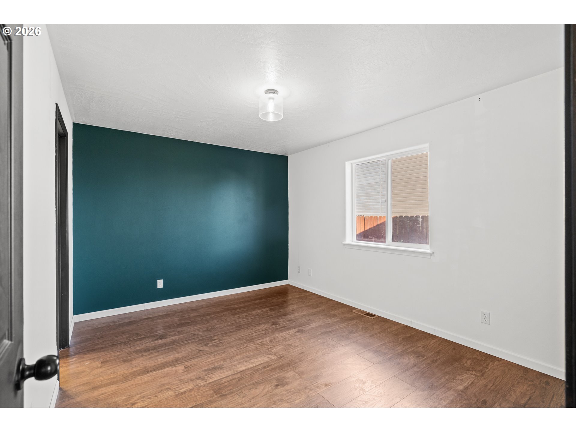 1511 Ne Gladys Dr Property Photo 17