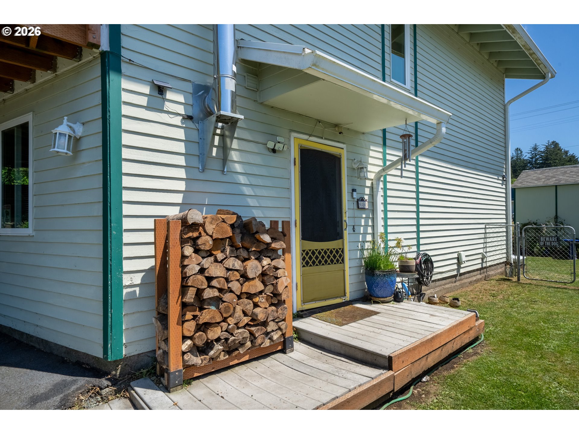 9465 Third St Property Photo 18