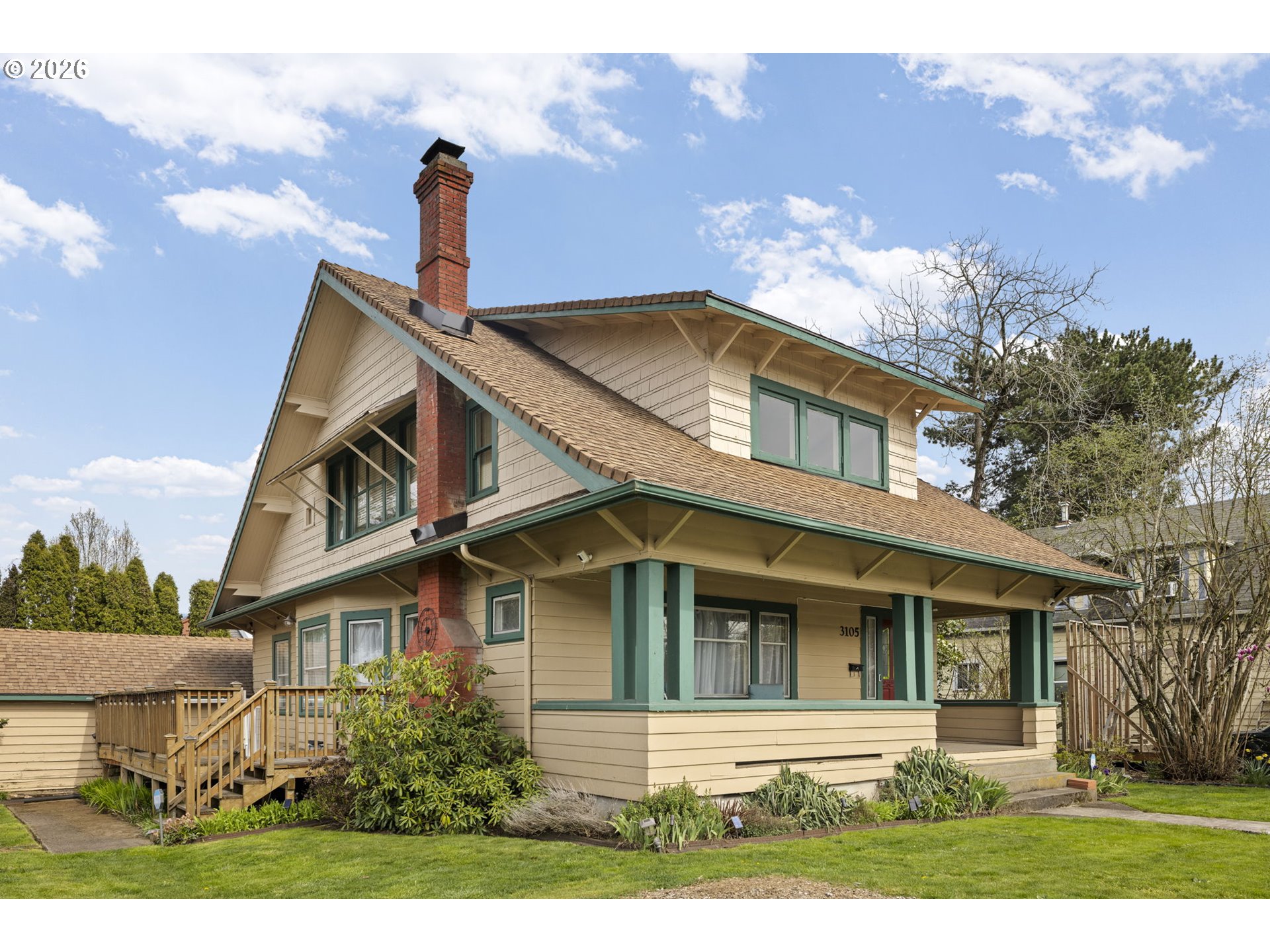 3105 Se Washington St Property Photo 1
