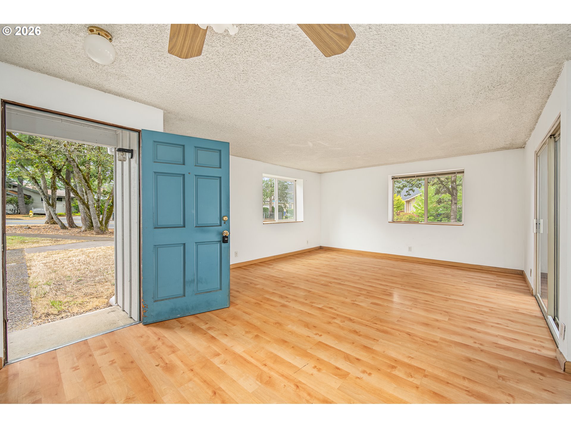 2239 Hawkins Ln Property Photo 3