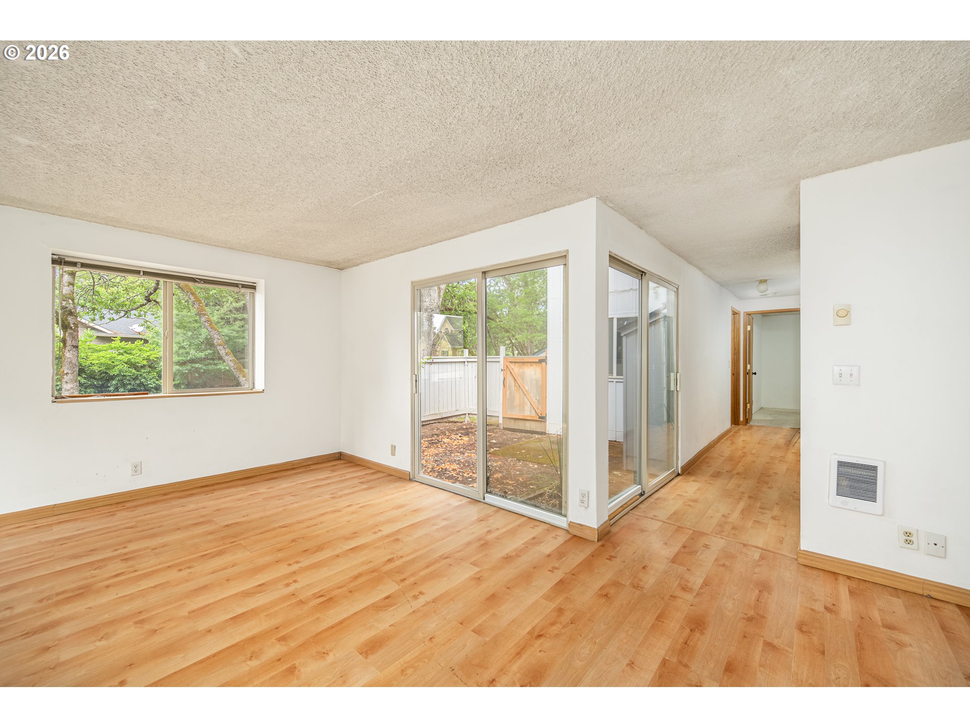 2239 Hawkins Ln Property Photo 4