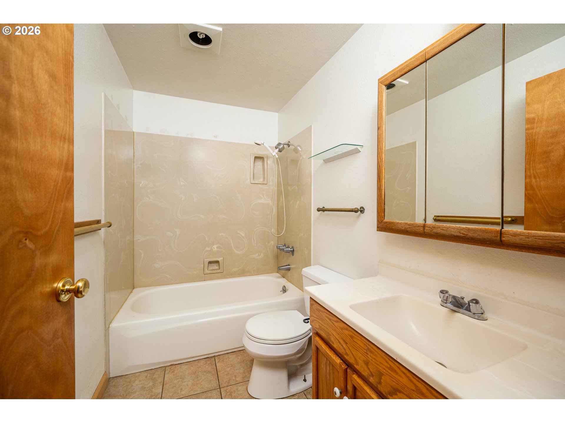 2239 Hawkins Ln Property Photo 10