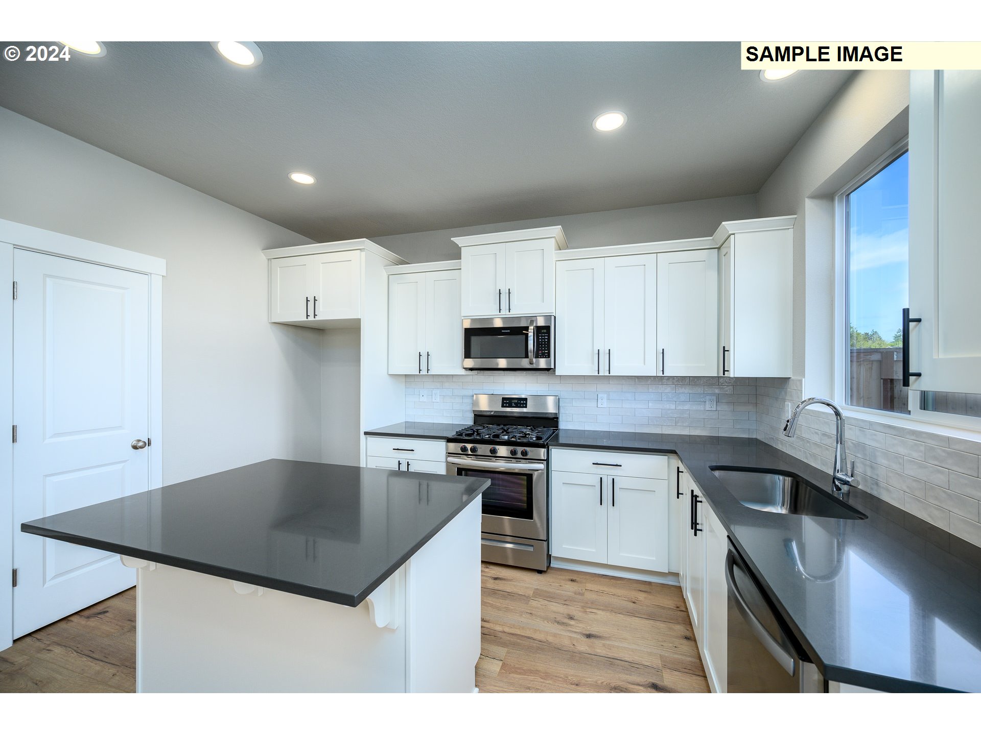 16660 Se Smith Rock St 714 Property Photo 9