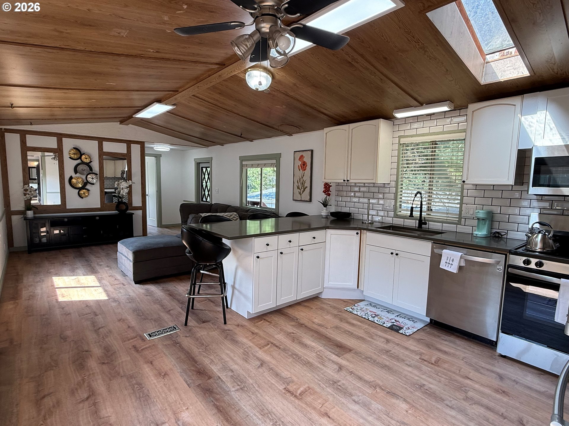 37600 Sunset St 34 Property Photo 4