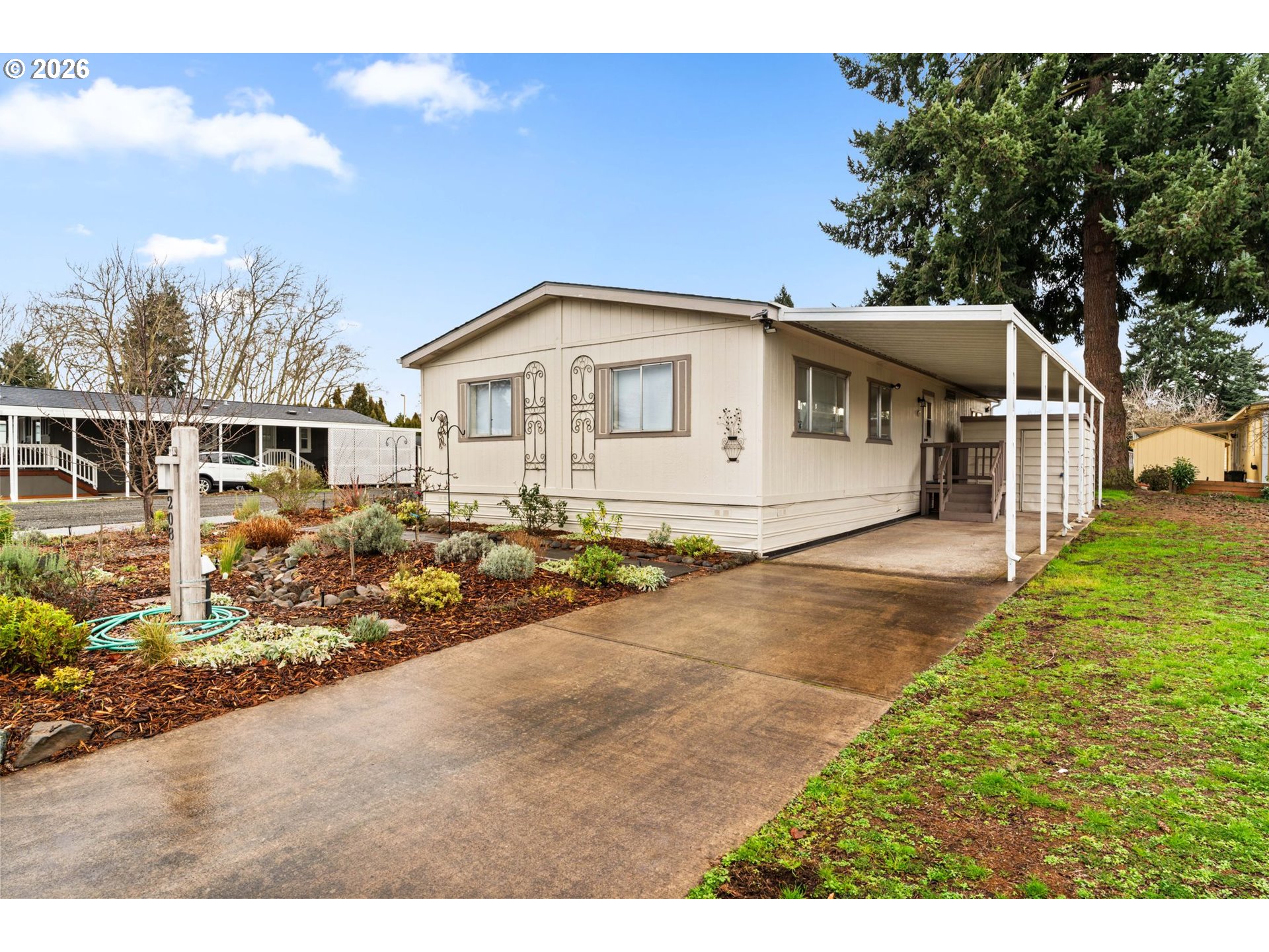 1400 Candlelight Dr 208 Property Photo 1