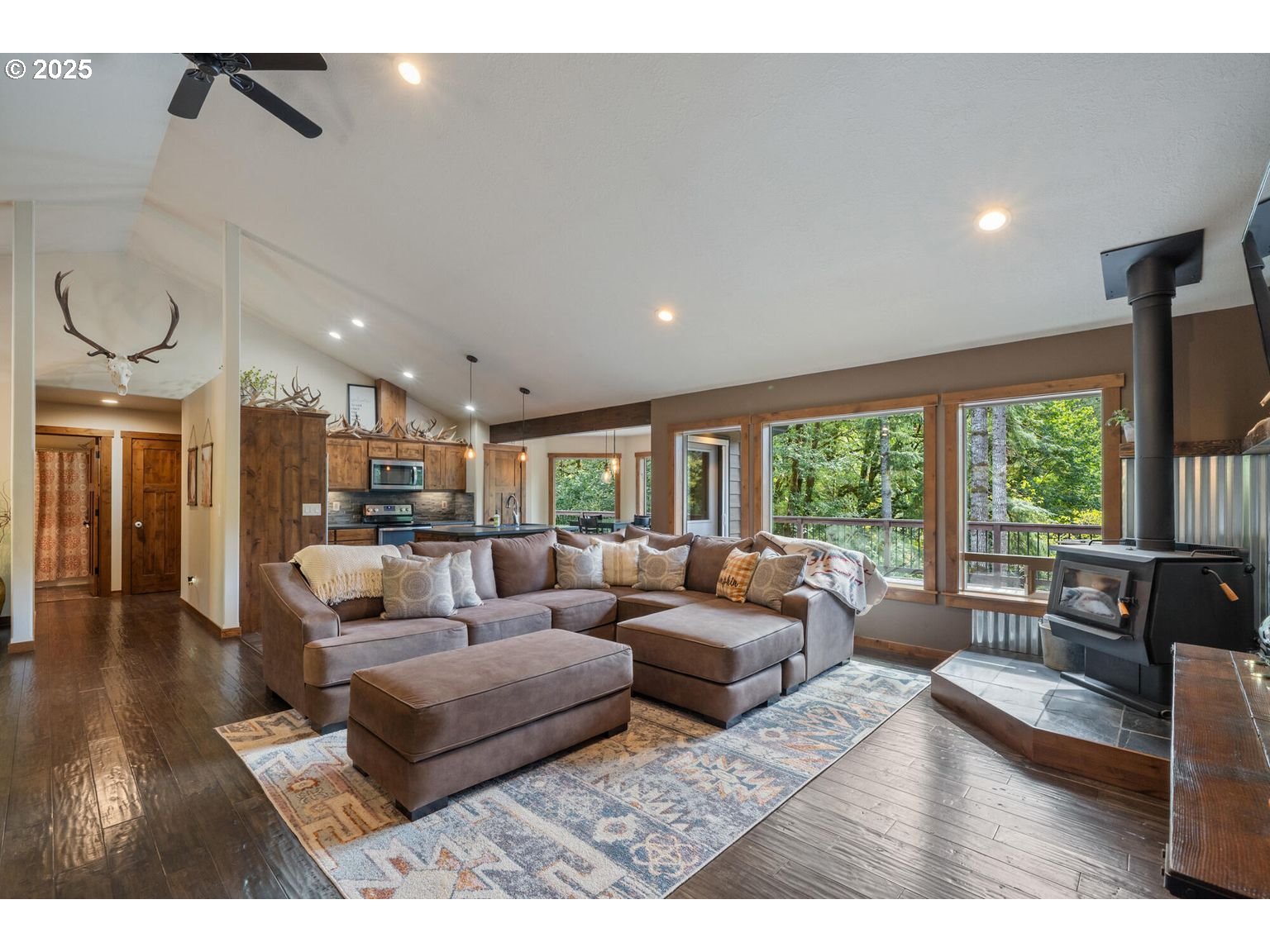 42520 Testament Creek Rd Property Photo 10