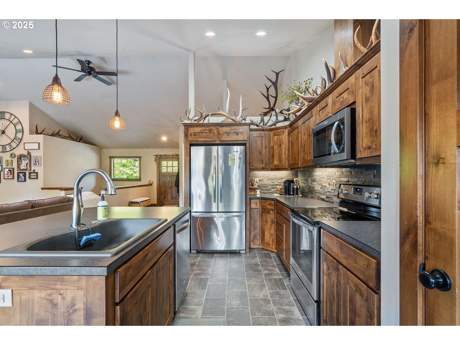 42520 Testament Creek Rd Property Photo 15