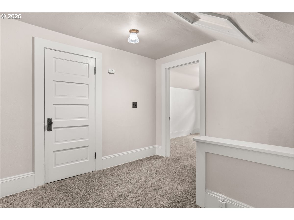 1815 Ne Wasco St Property Photo 24