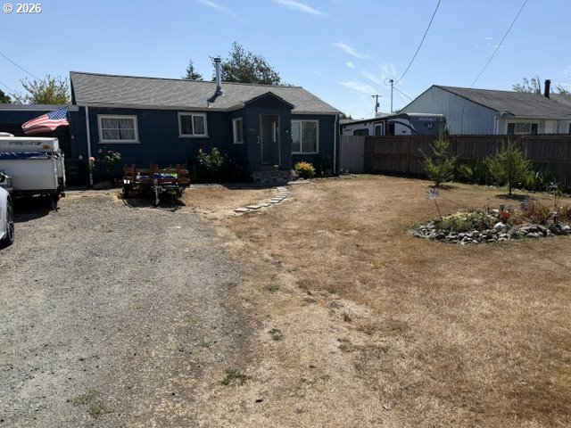 1704 MAPLE ST Property Photo 1