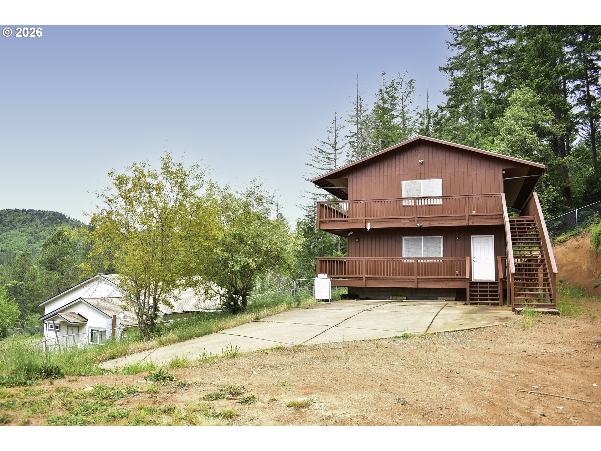 321 N Frontage Rd Property Photo 1