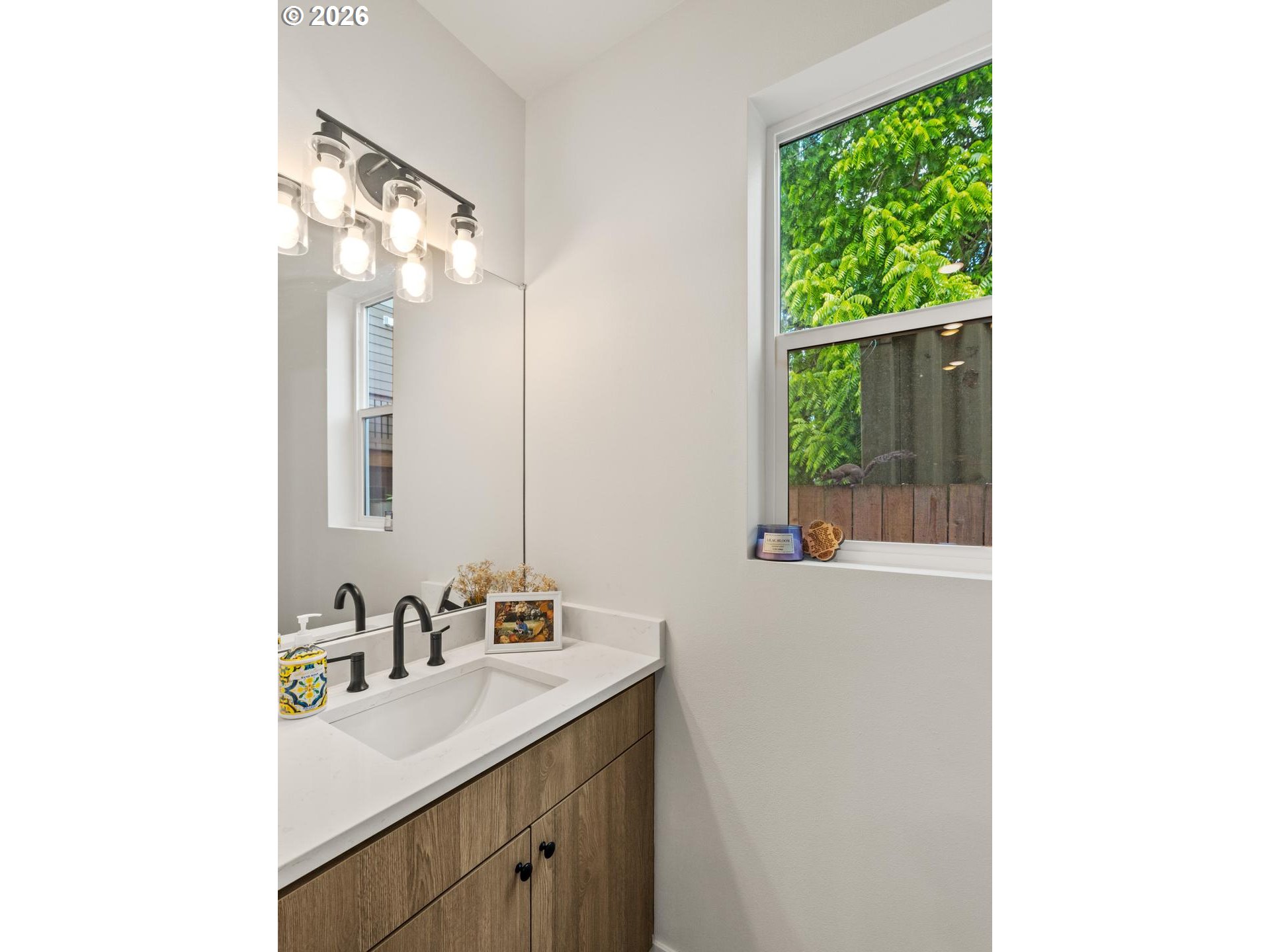 64 Ne Stanton St Property Photo 13