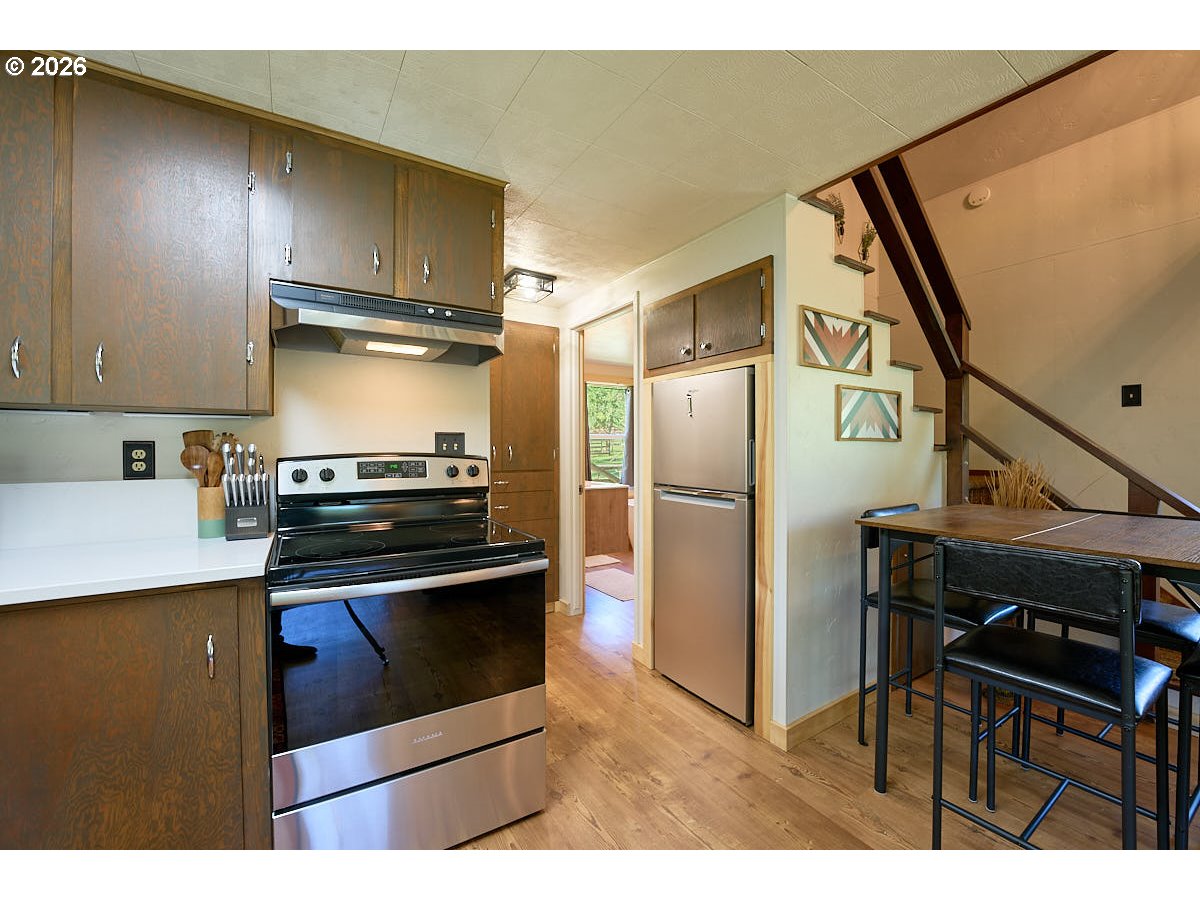 61736 Wallowa Mountian Loop Property Photo 9