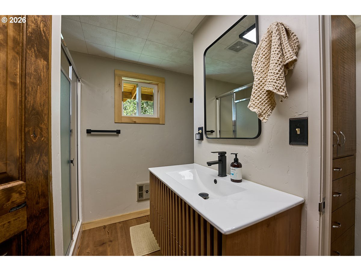 61736 Wallowa Mountian Loop Property Photo 11