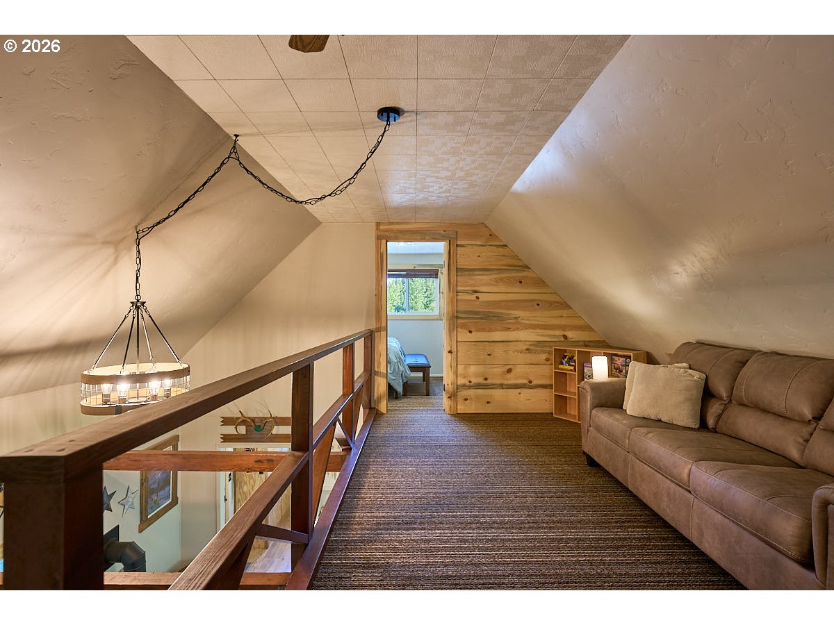 61736 Wallowa Mountian Loop Property Photo 13