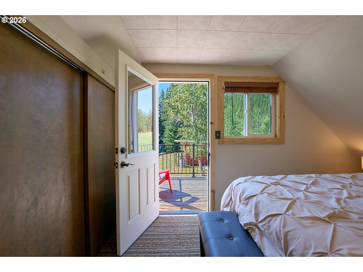 61736 Wallowa Mountian Loop Property Photo 16