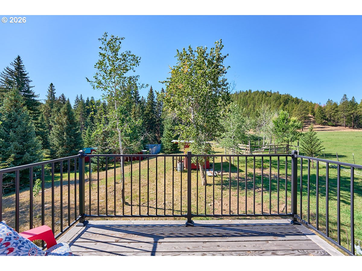 61736 Wallowa Mountian Loop Property Photo 17