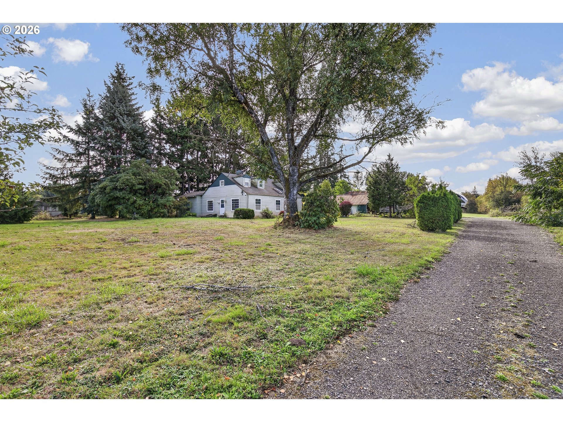 1303 Sw Eaton Blvd Property Photo 6