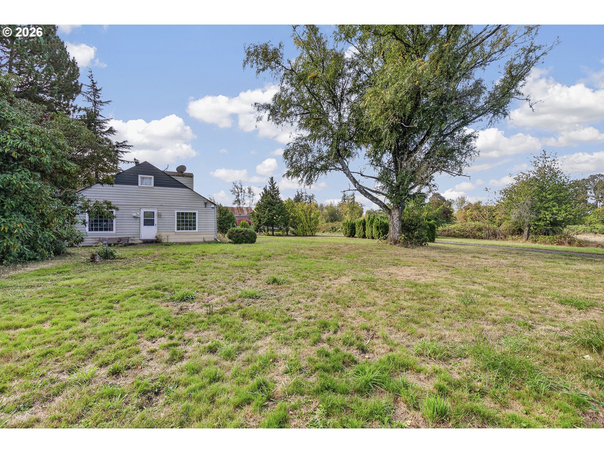 1303 Sw Eaton Blvd Property Photo 7