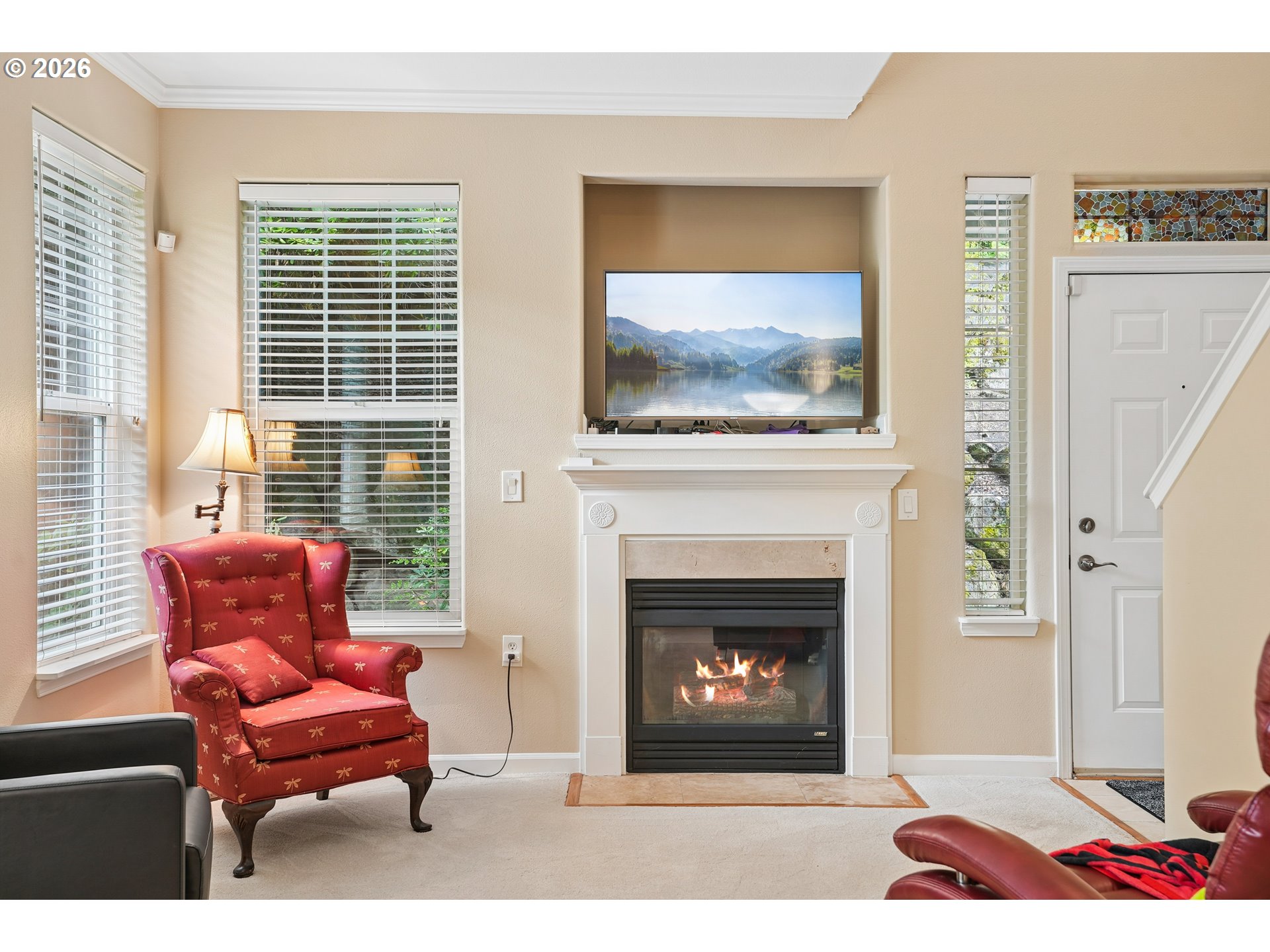 810 Springtree Ln Property Photo 3