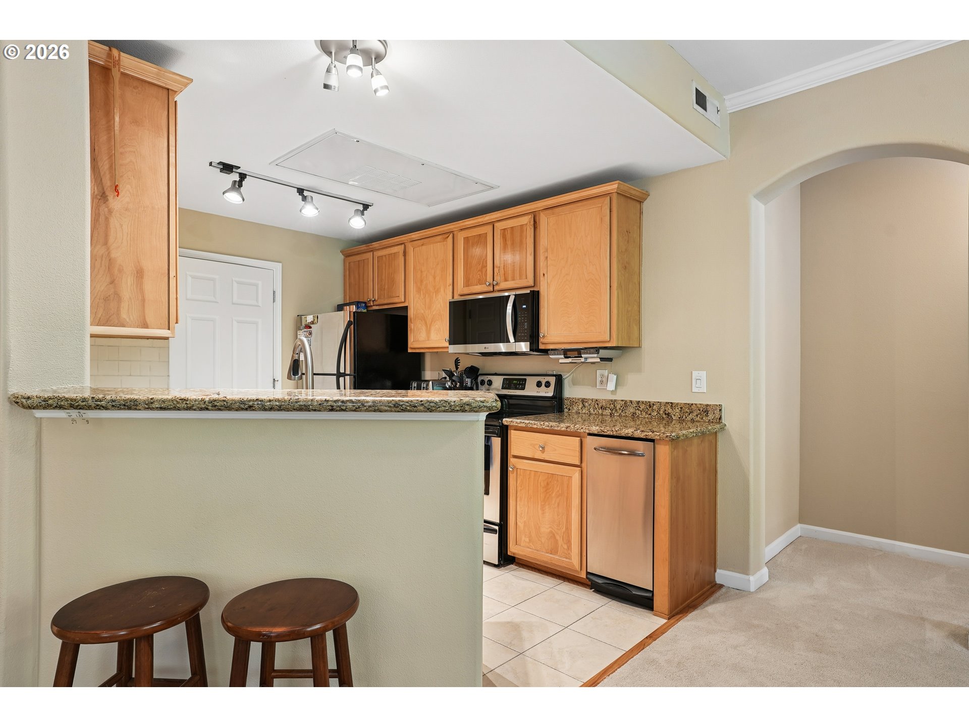 810 Springtree Ln Property Photo 6