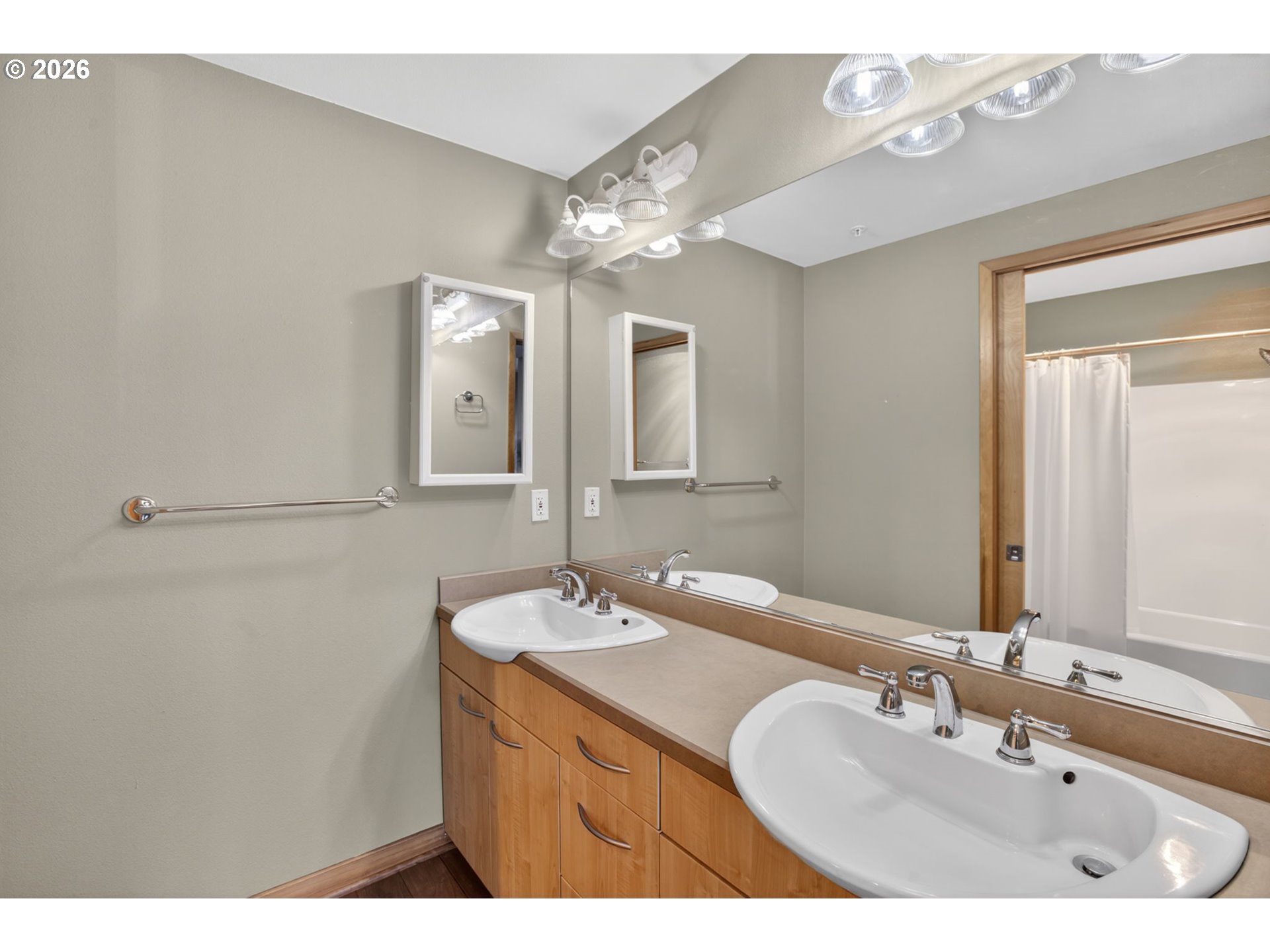 300 W 8th St 324 Property Photo 15