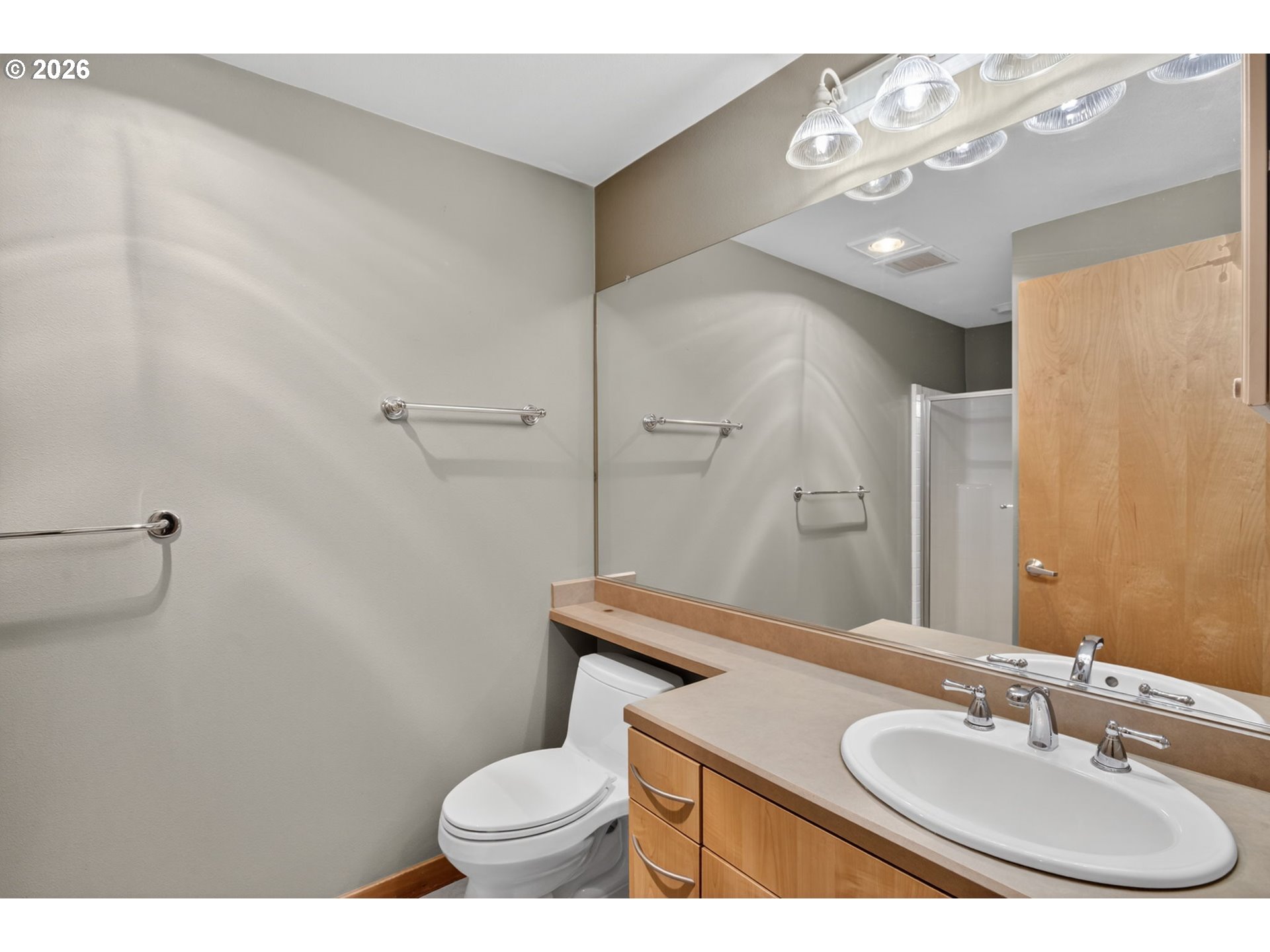 300 W 8th St 324 Property Photo 17