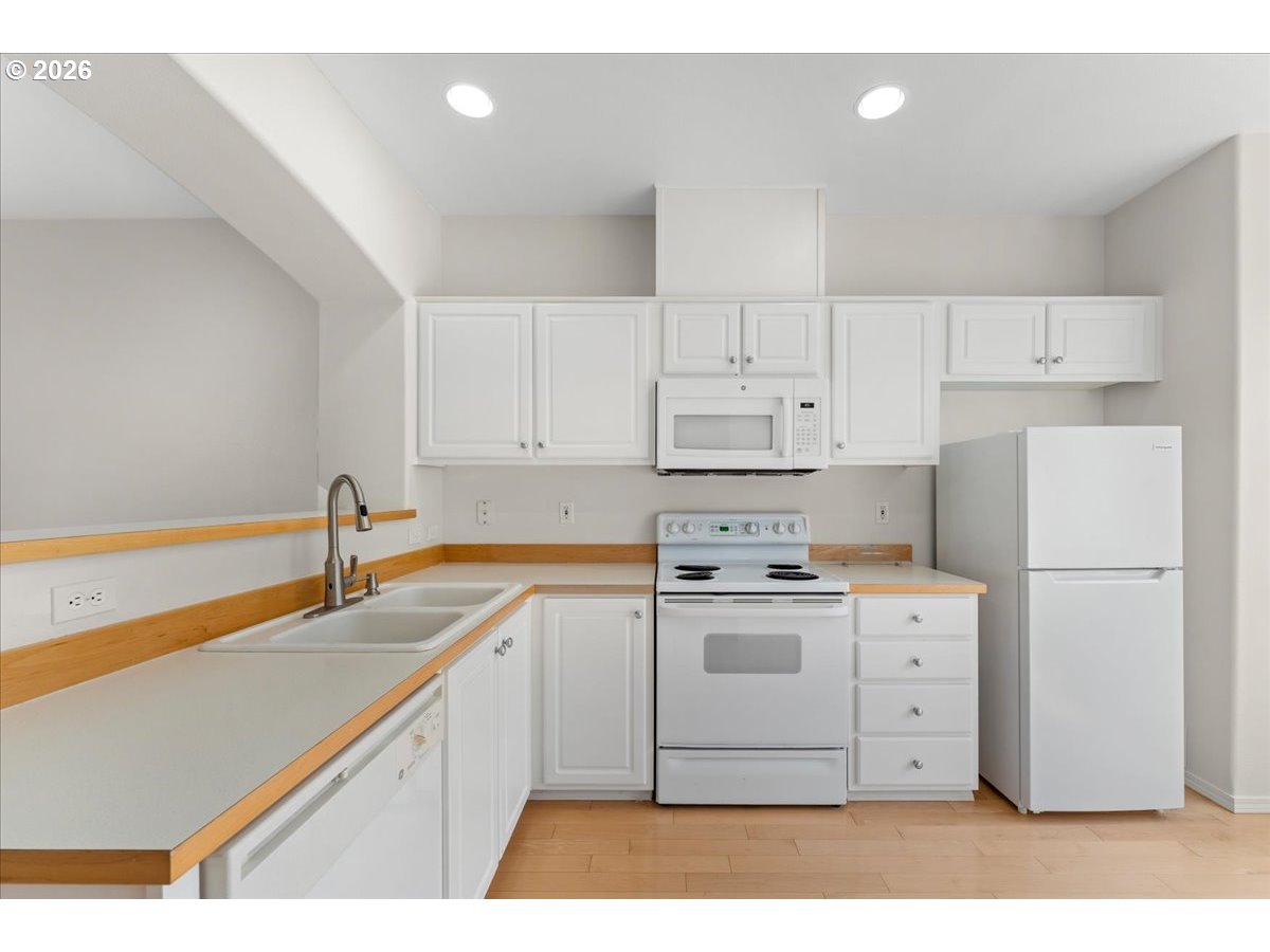 13700 Sw Scholls Ferry Rd 103 Property Photo 5