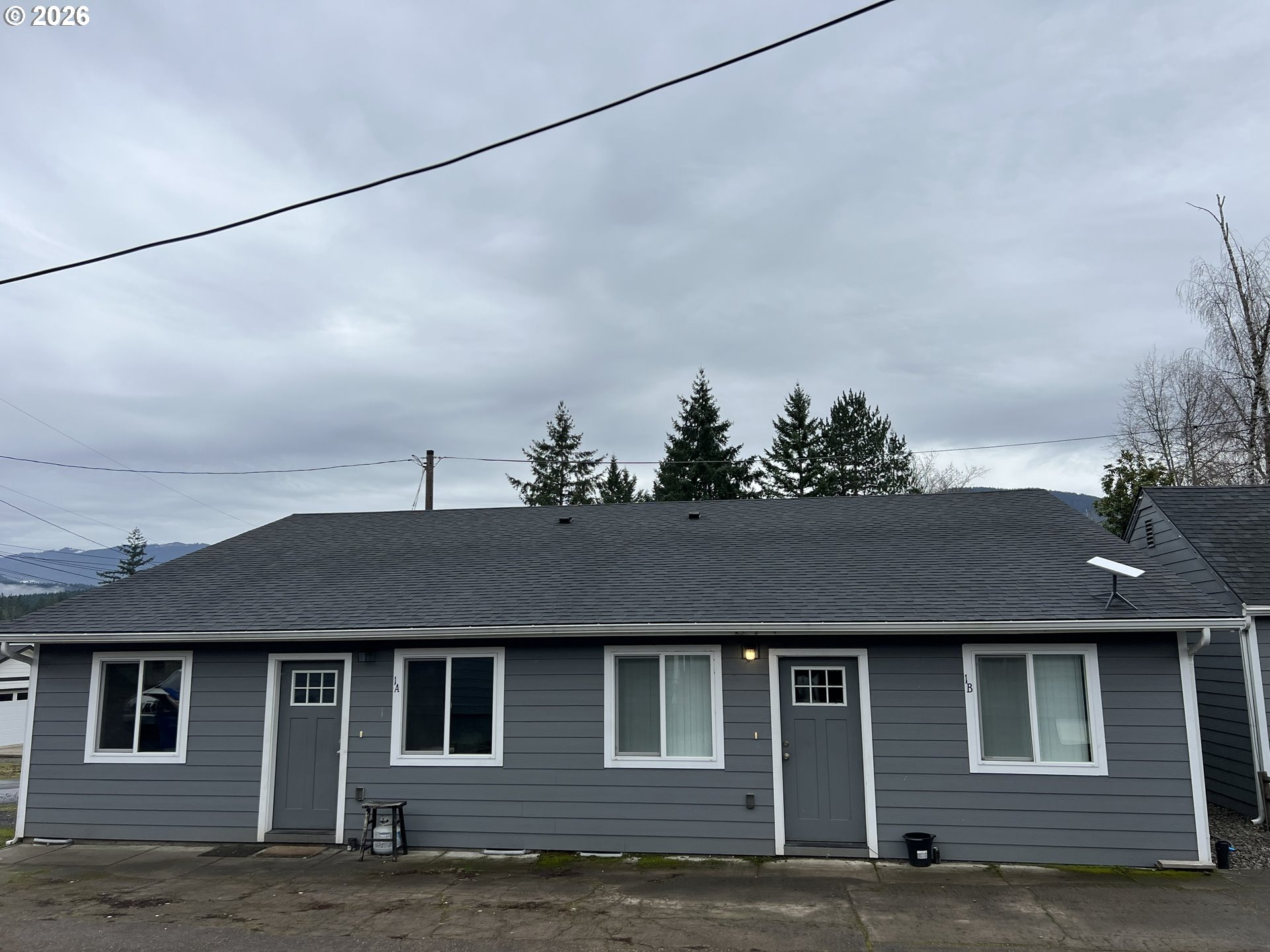 612 Ne Santiam Blvd Property Photo 1