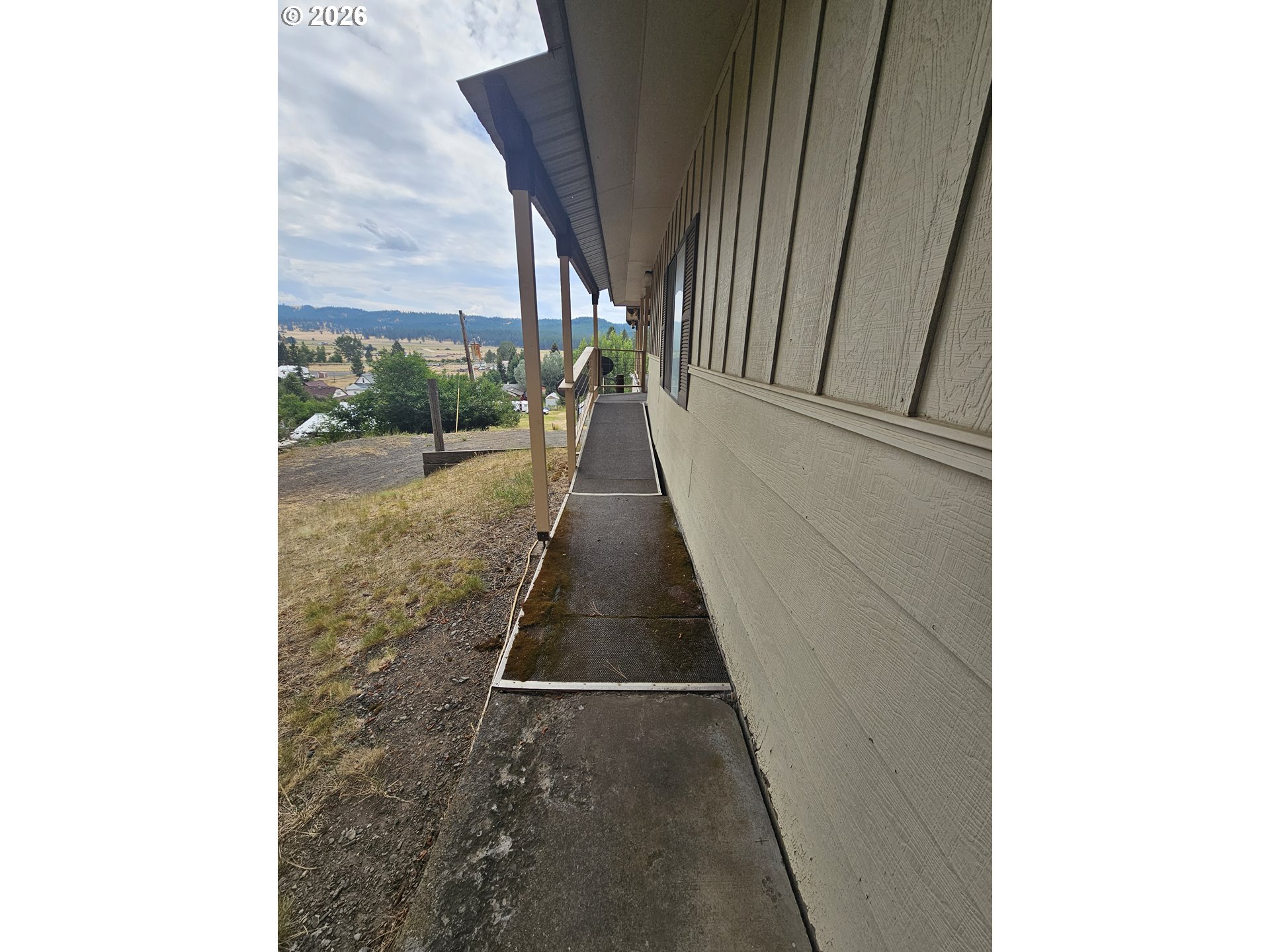 202 E Despain St Property Photo 8