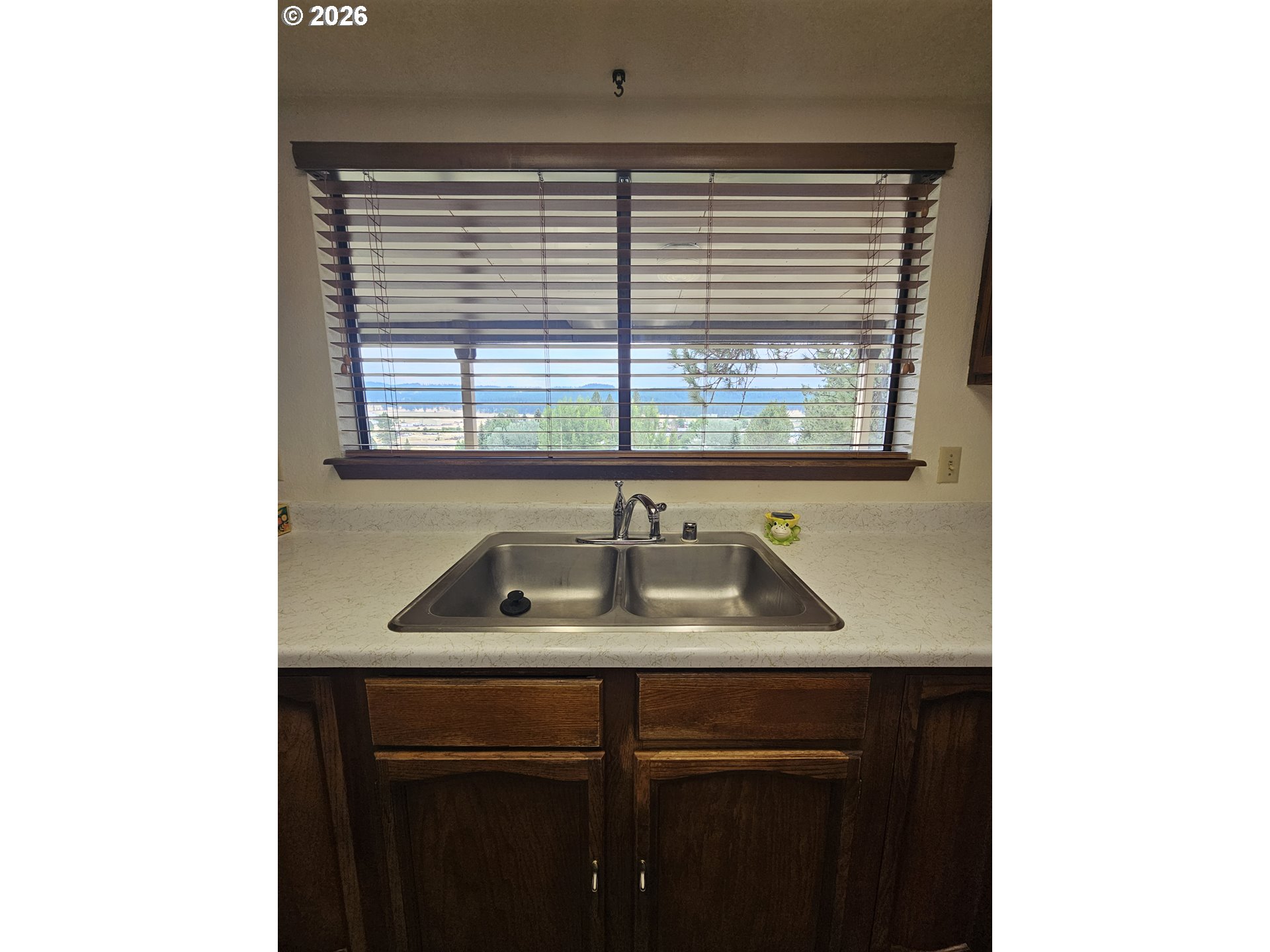 202 E Despain St Property Photo 16