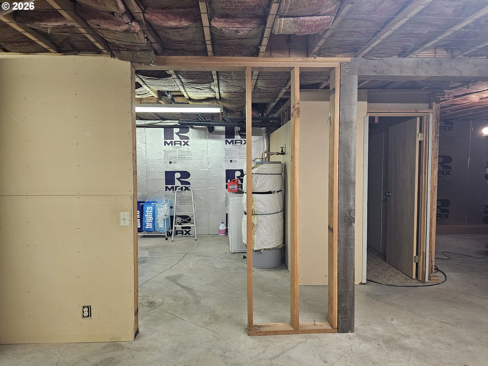 202 E Despain St Property Photo 35