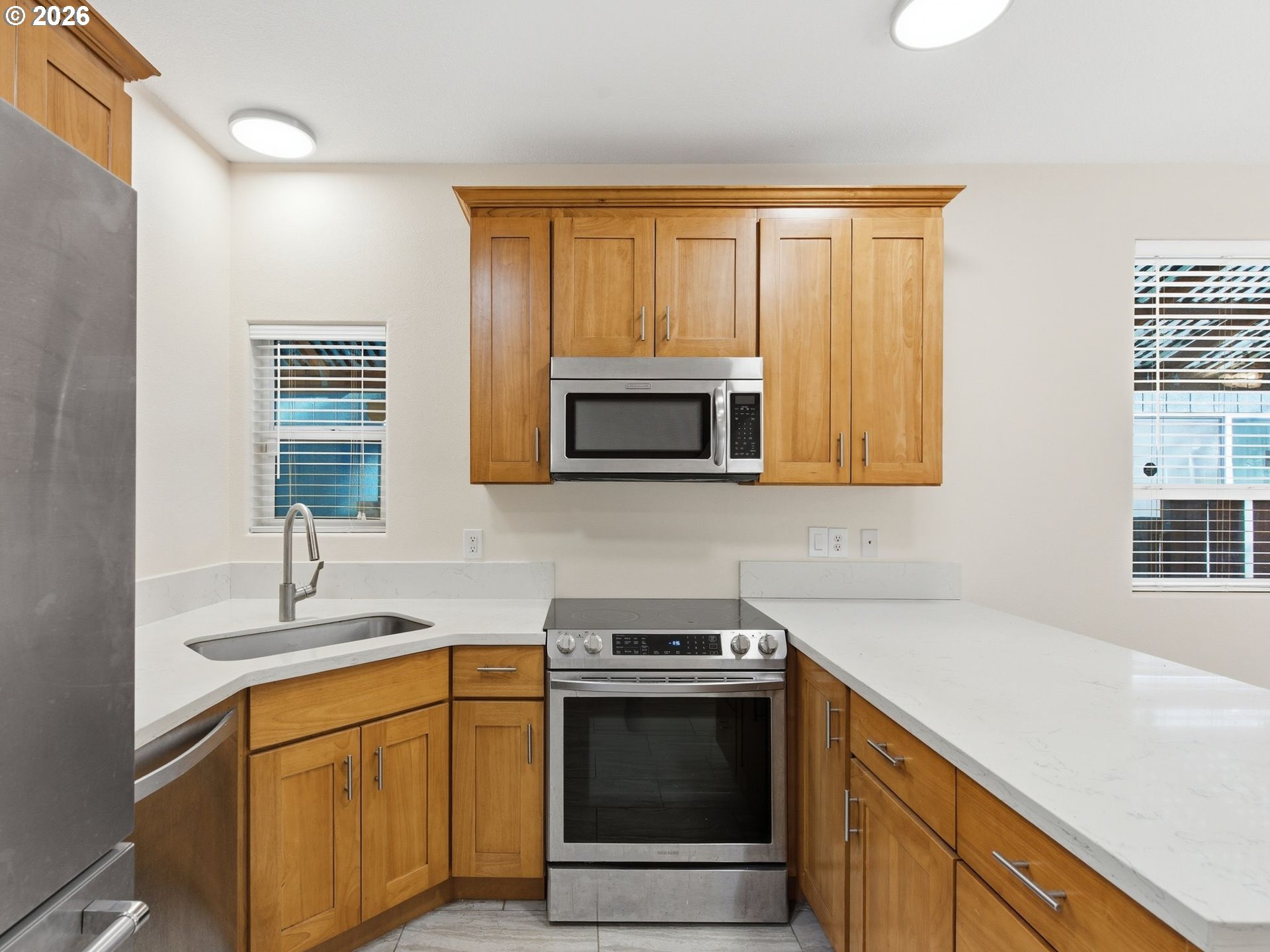 9606 N Clarendon Ave Property Photo 11