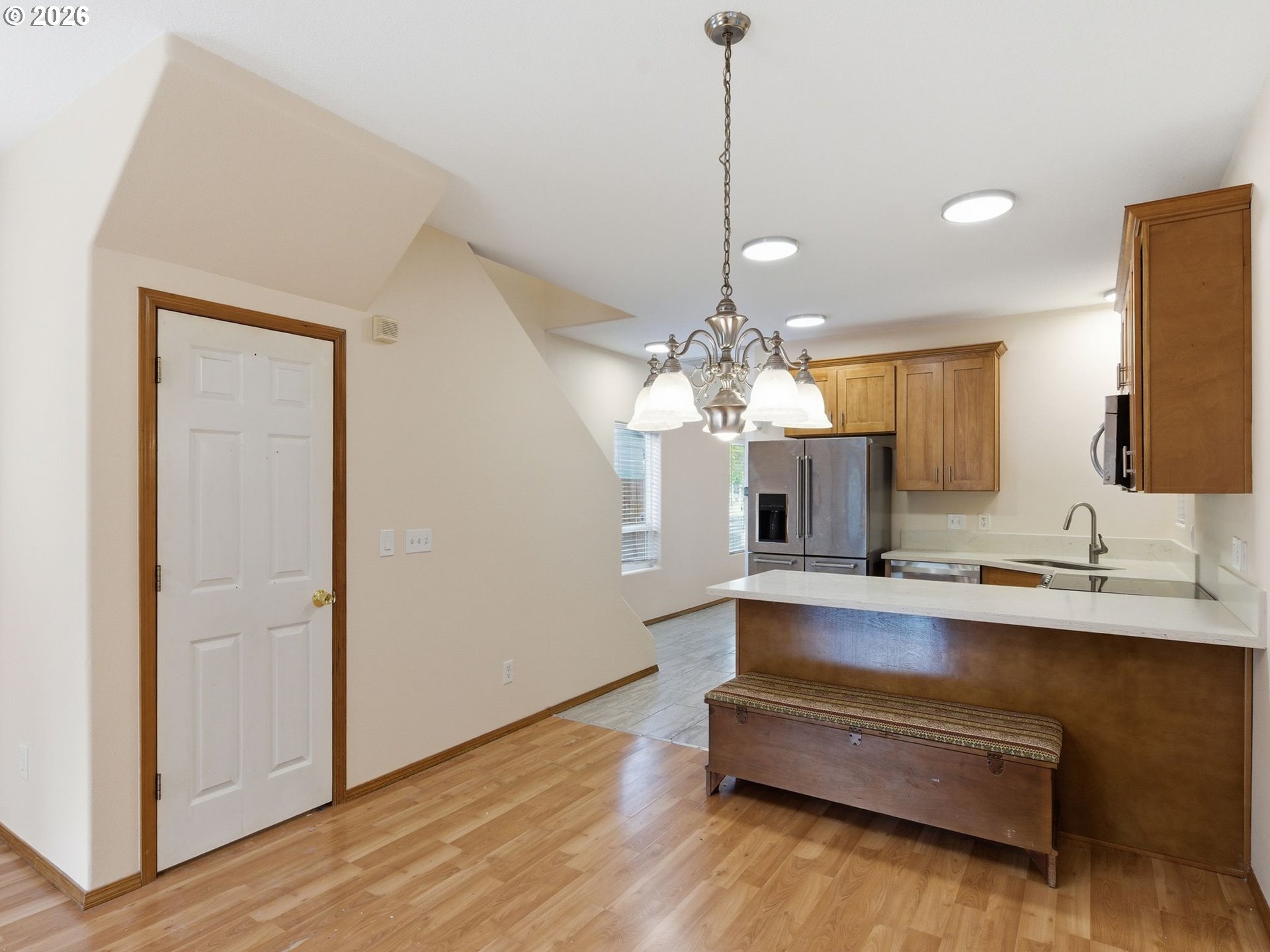 9606 N Clarendon Ave Property Photo 13