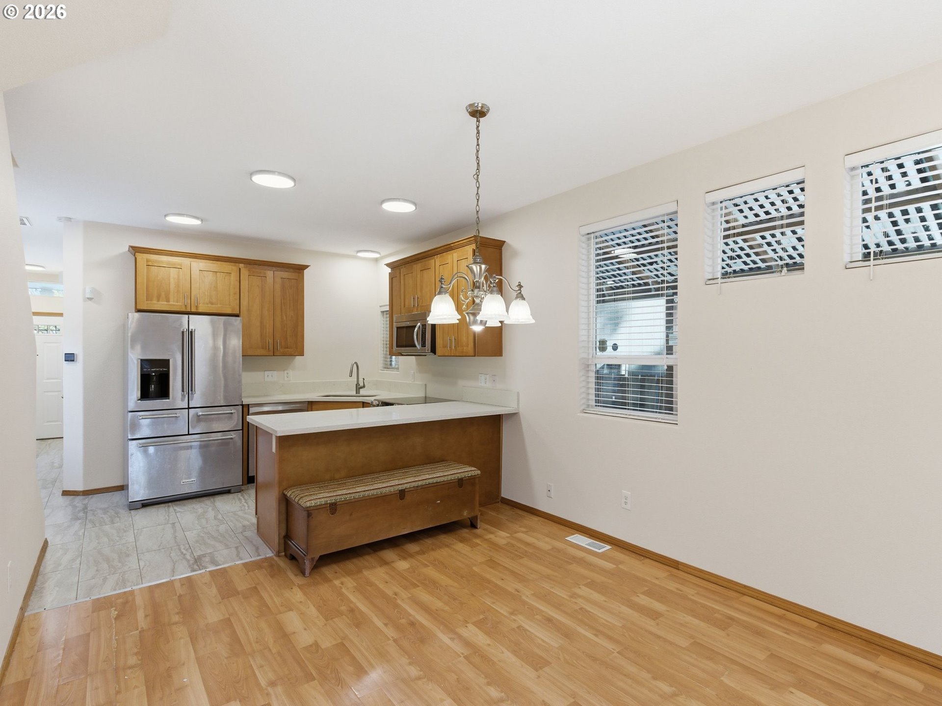 9606 N Clarendon Ave Property Photo 14