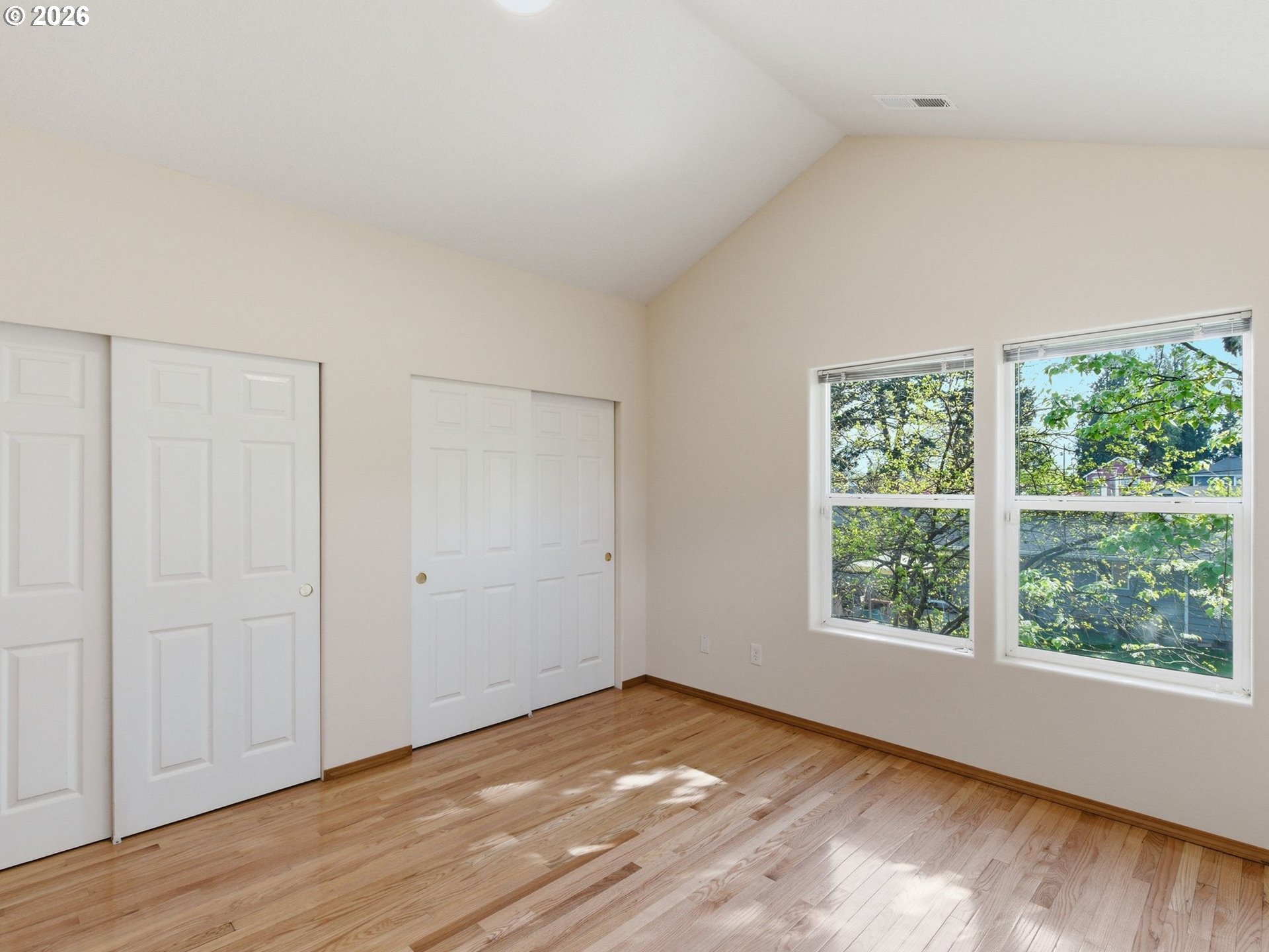 9606 N Clarendon Ave Property Photo 21