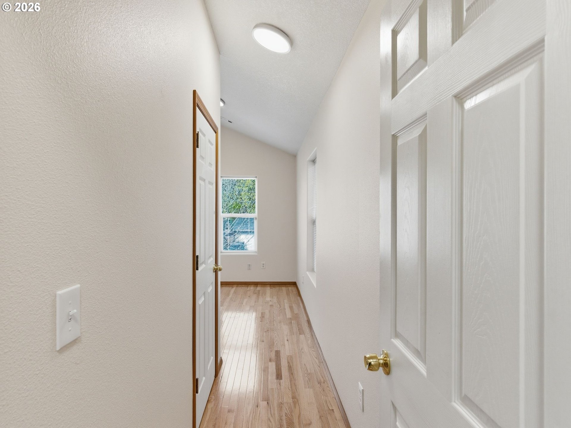 9606 N Clarendon Ave Property Photo 25