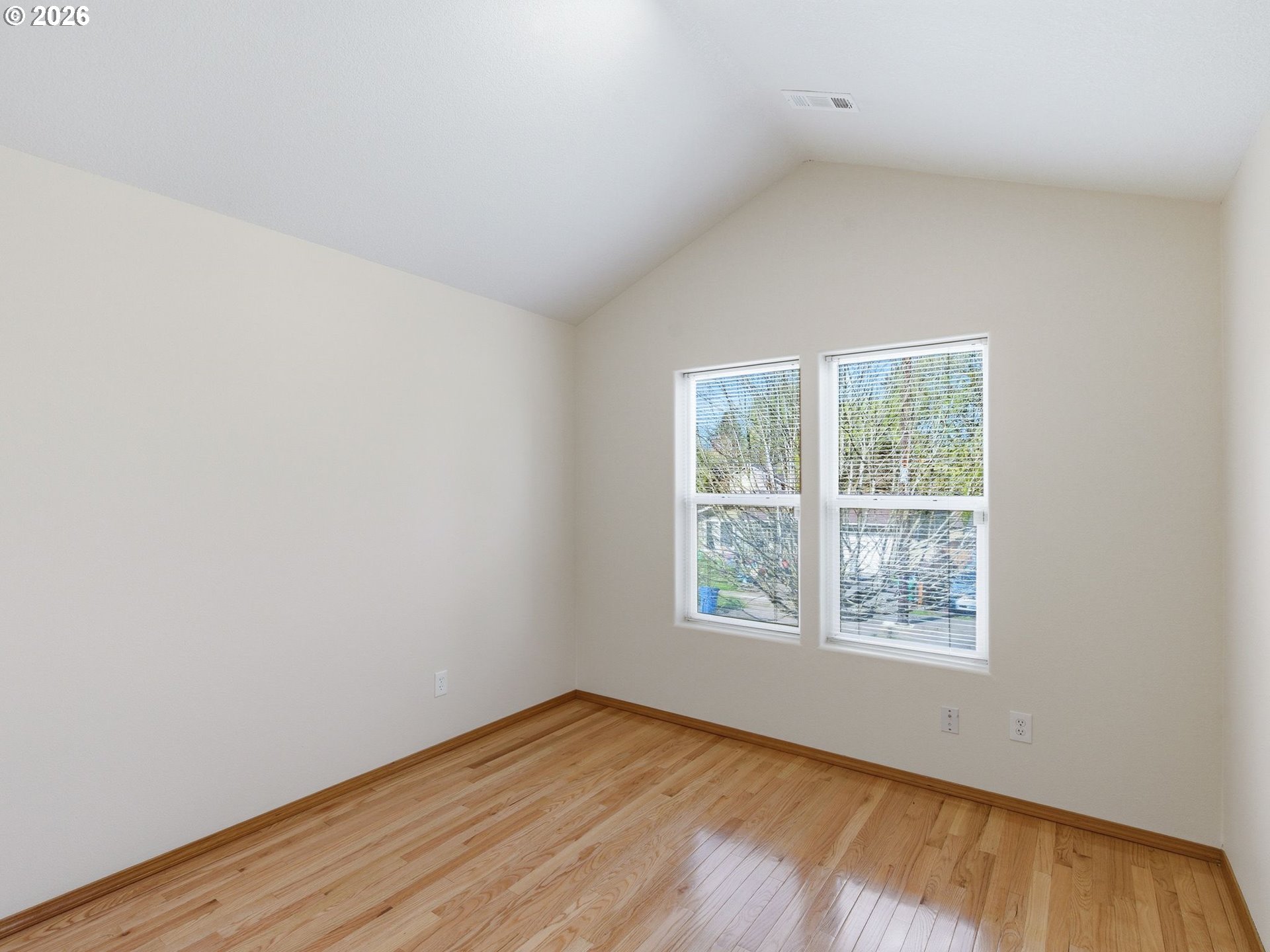 9606 N Clarendon Ave Property Photo 30
