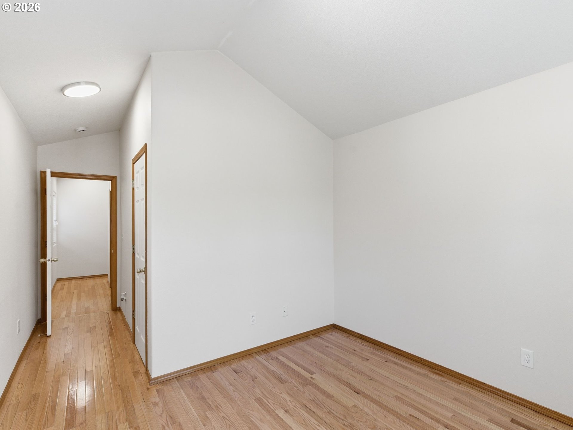 9606 N Clarendon Ave Property Photo 31