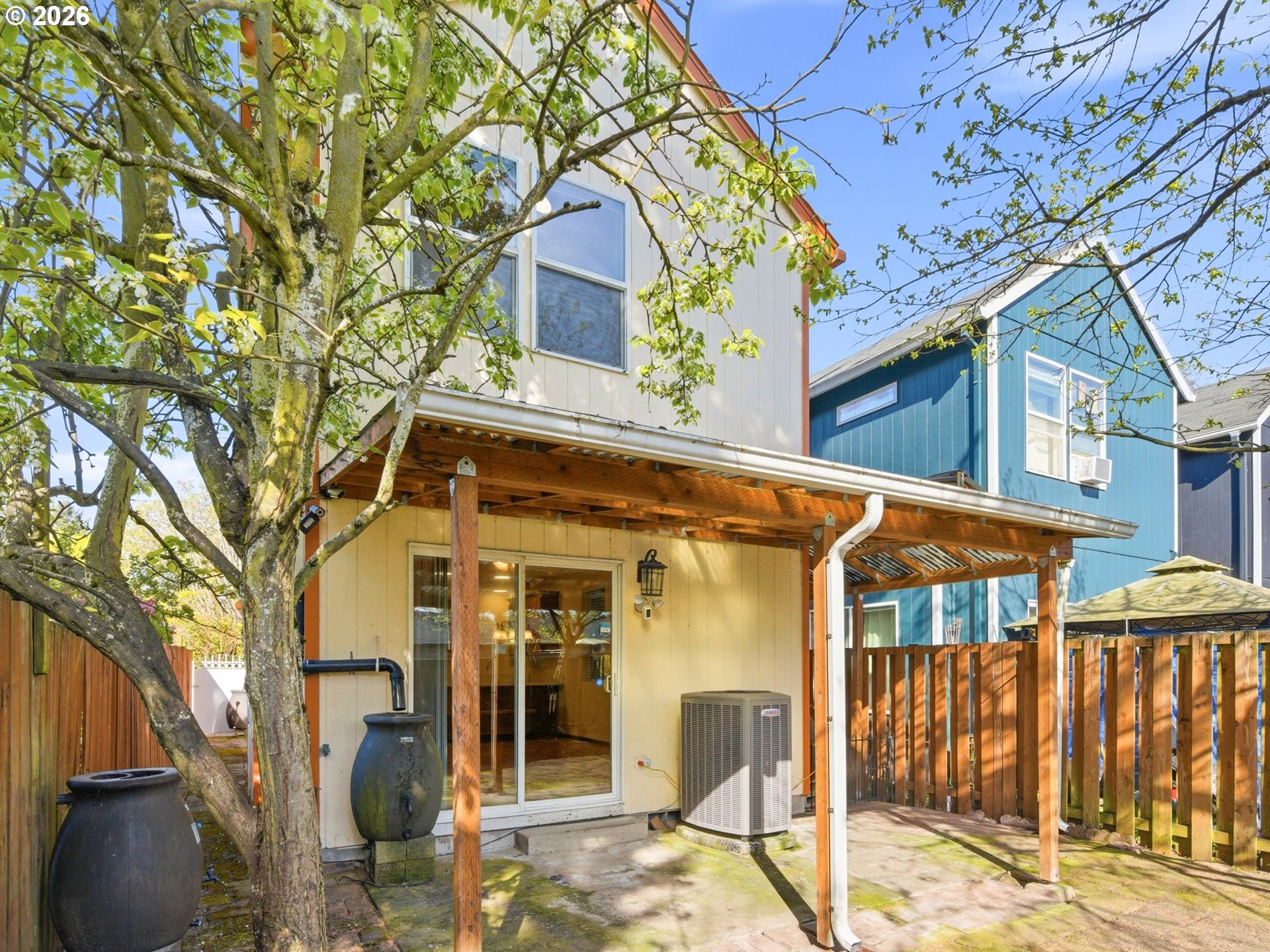 9606 N Clarendon Ave Property Photo 34