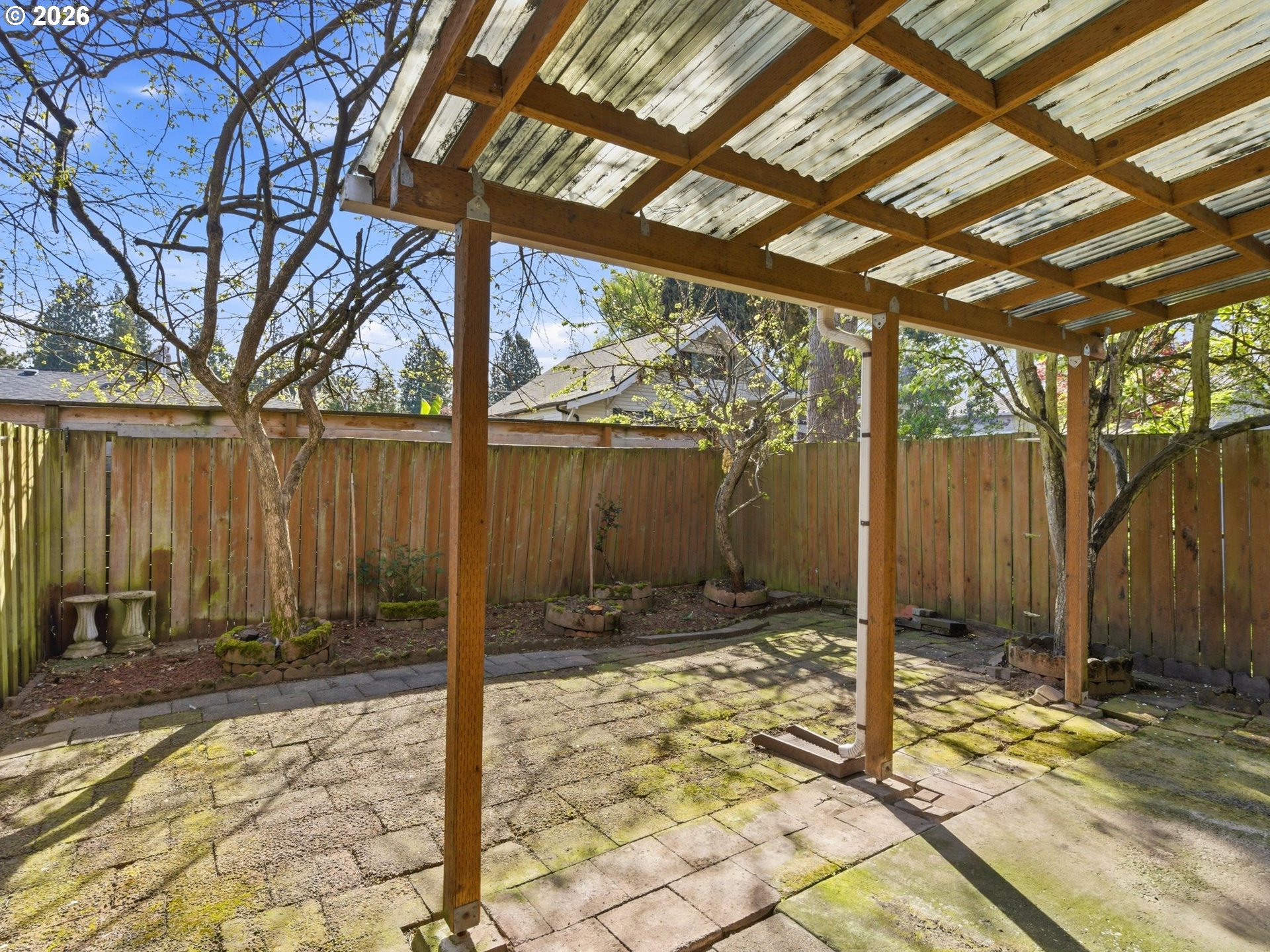 9606 N Clarendon Ave Property Photo 35