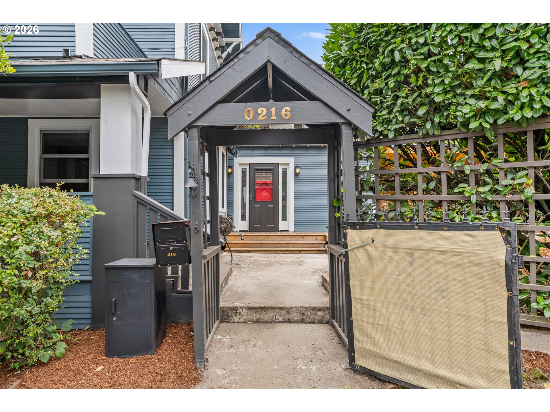 216 S Iowa St Property Photo 1