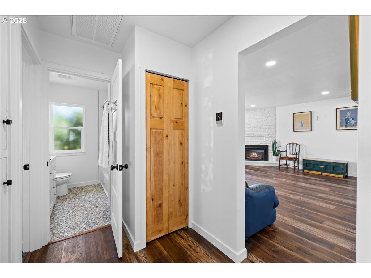1202 Ne A St Property Photo 10