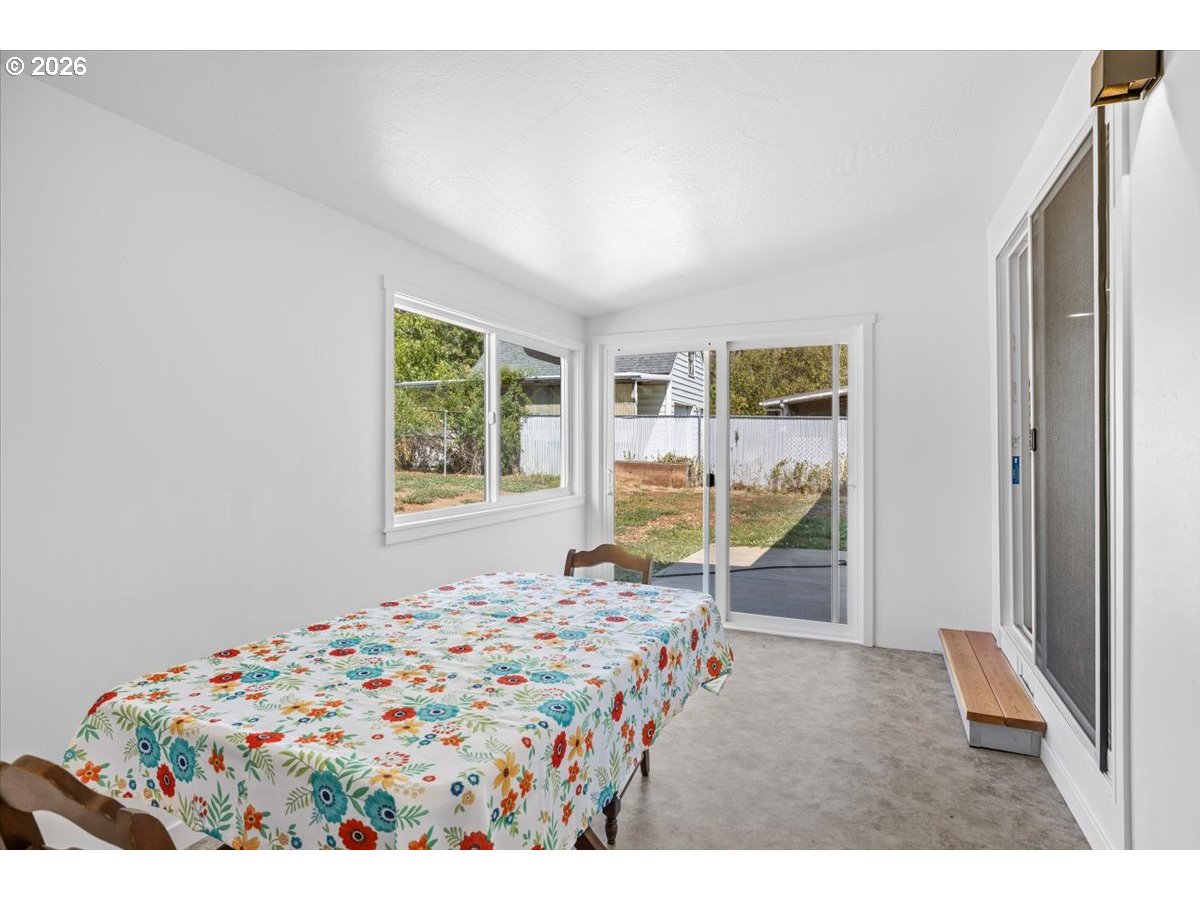 1202 Ne A St Property Photo 12