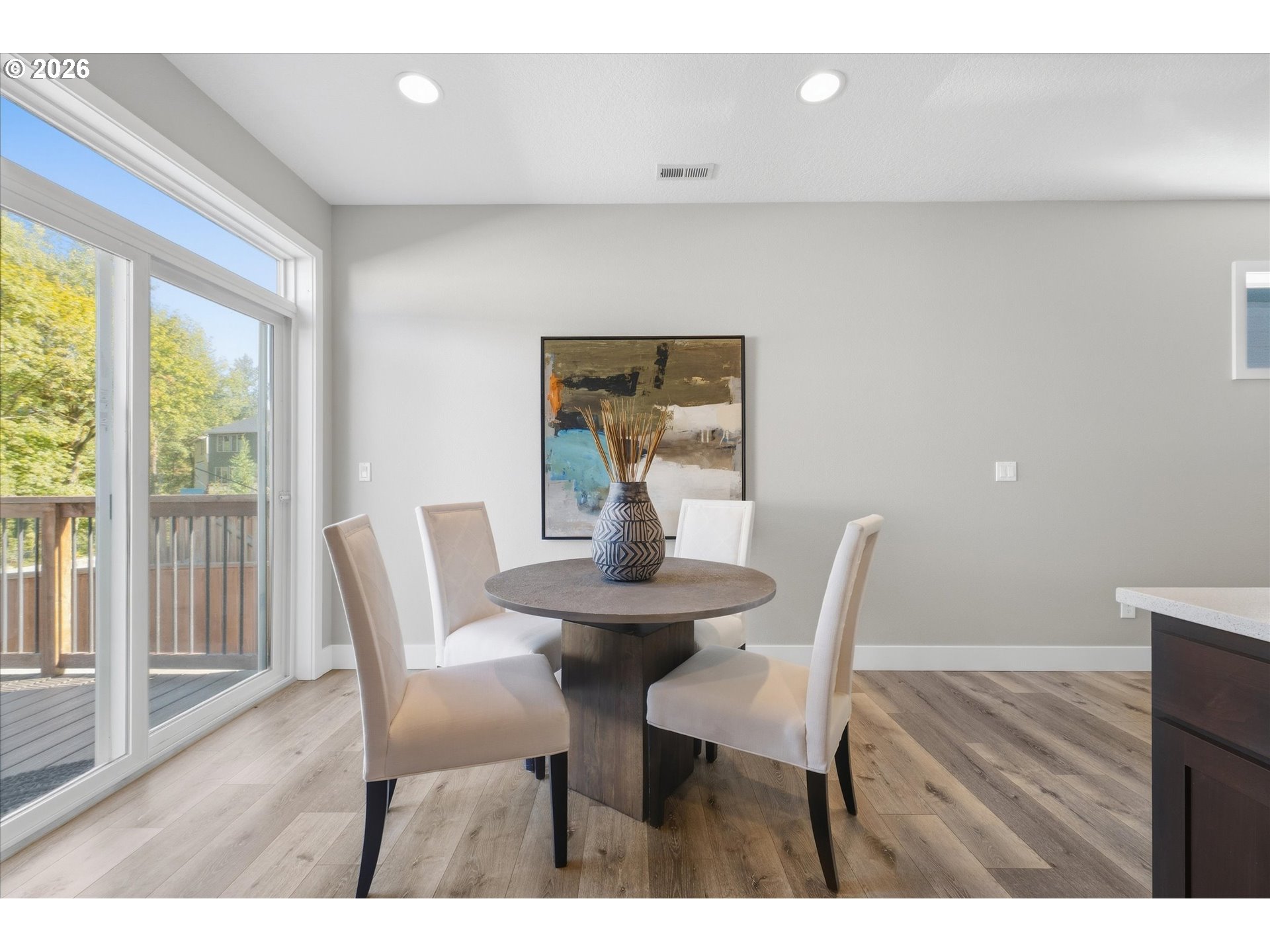 153 E Wayno Way Property Photo 6
