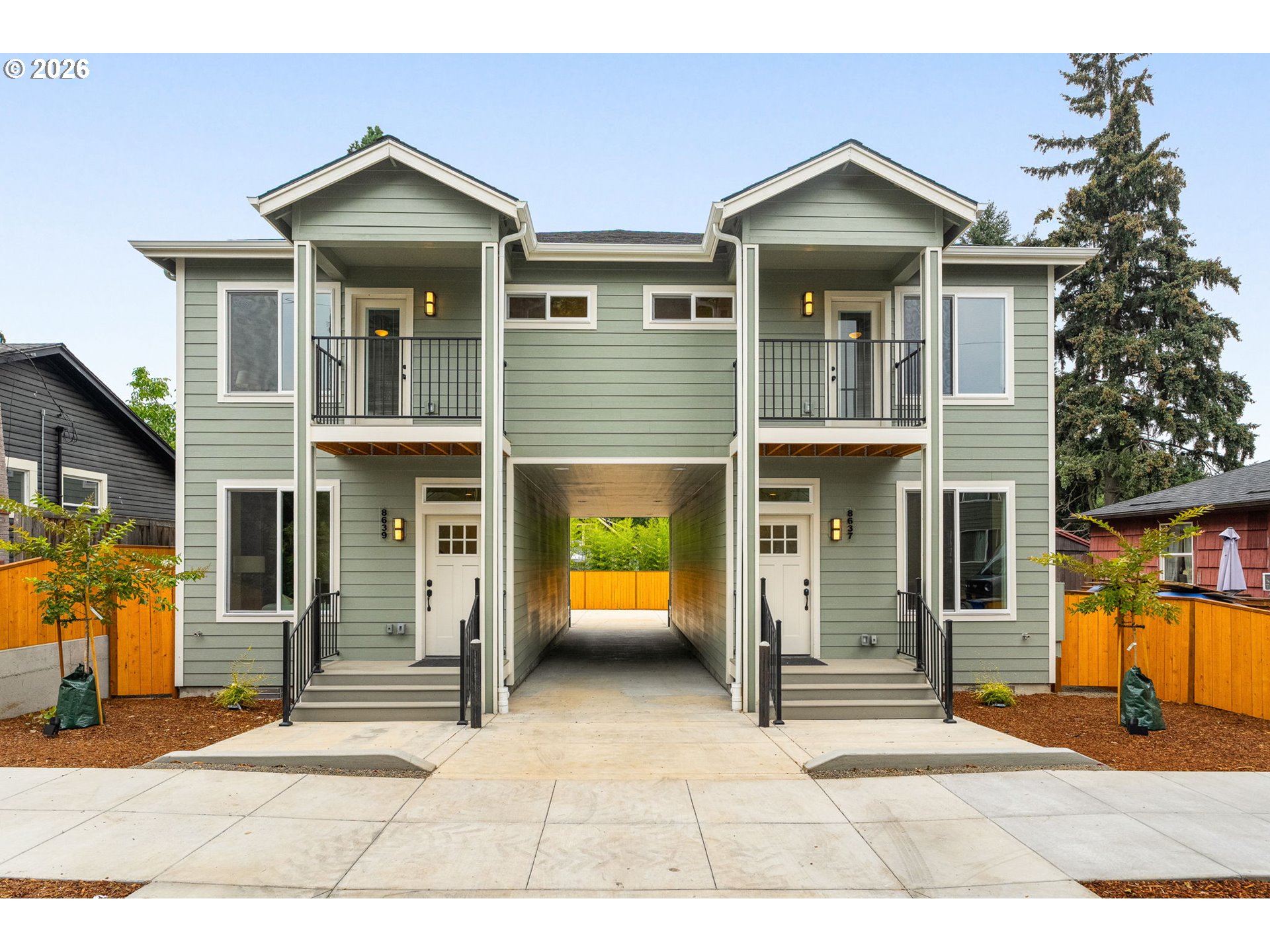 8639 N Fox St Property Photo 1