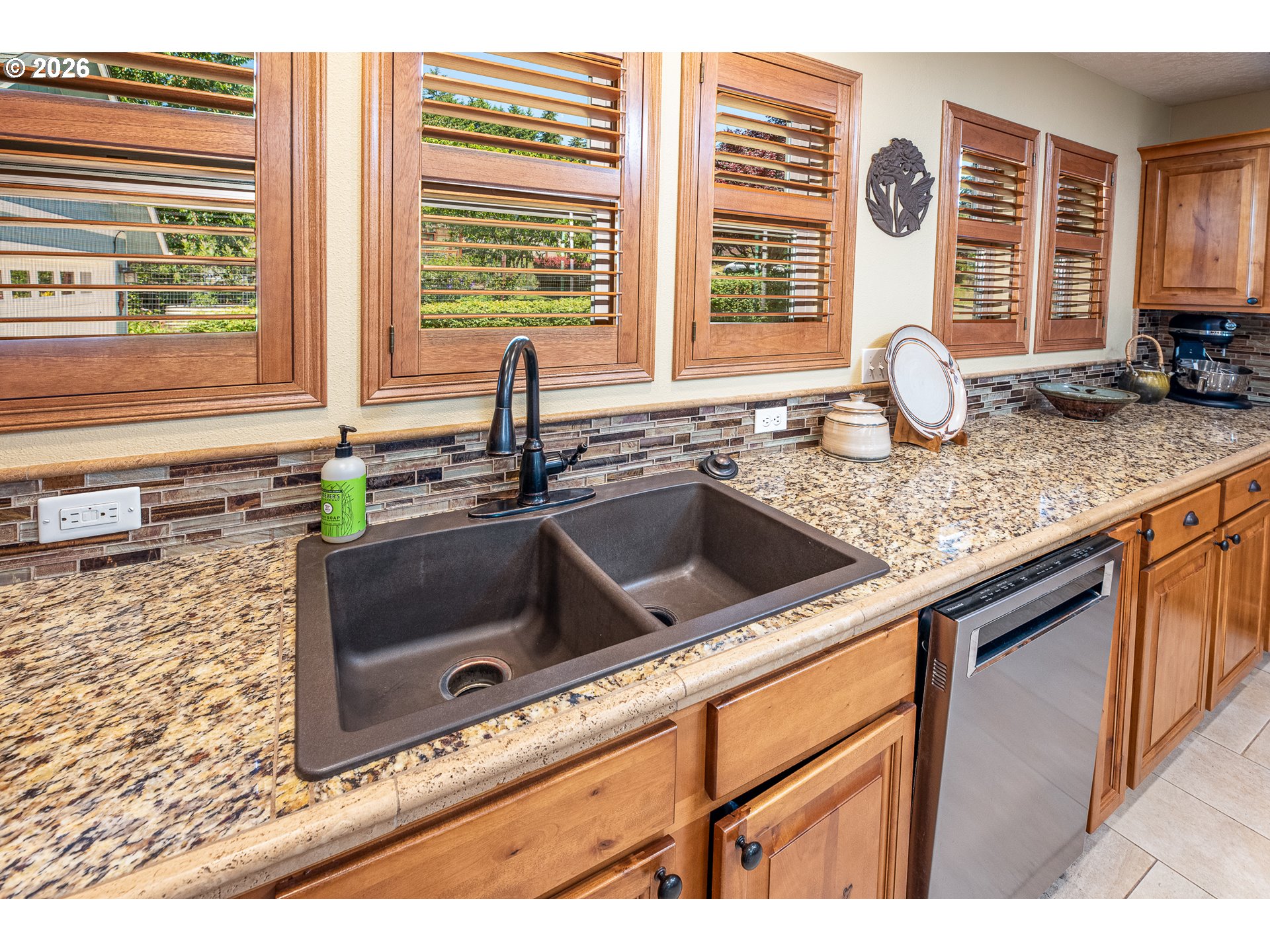 384 Edgeview Dr Property Photo 12