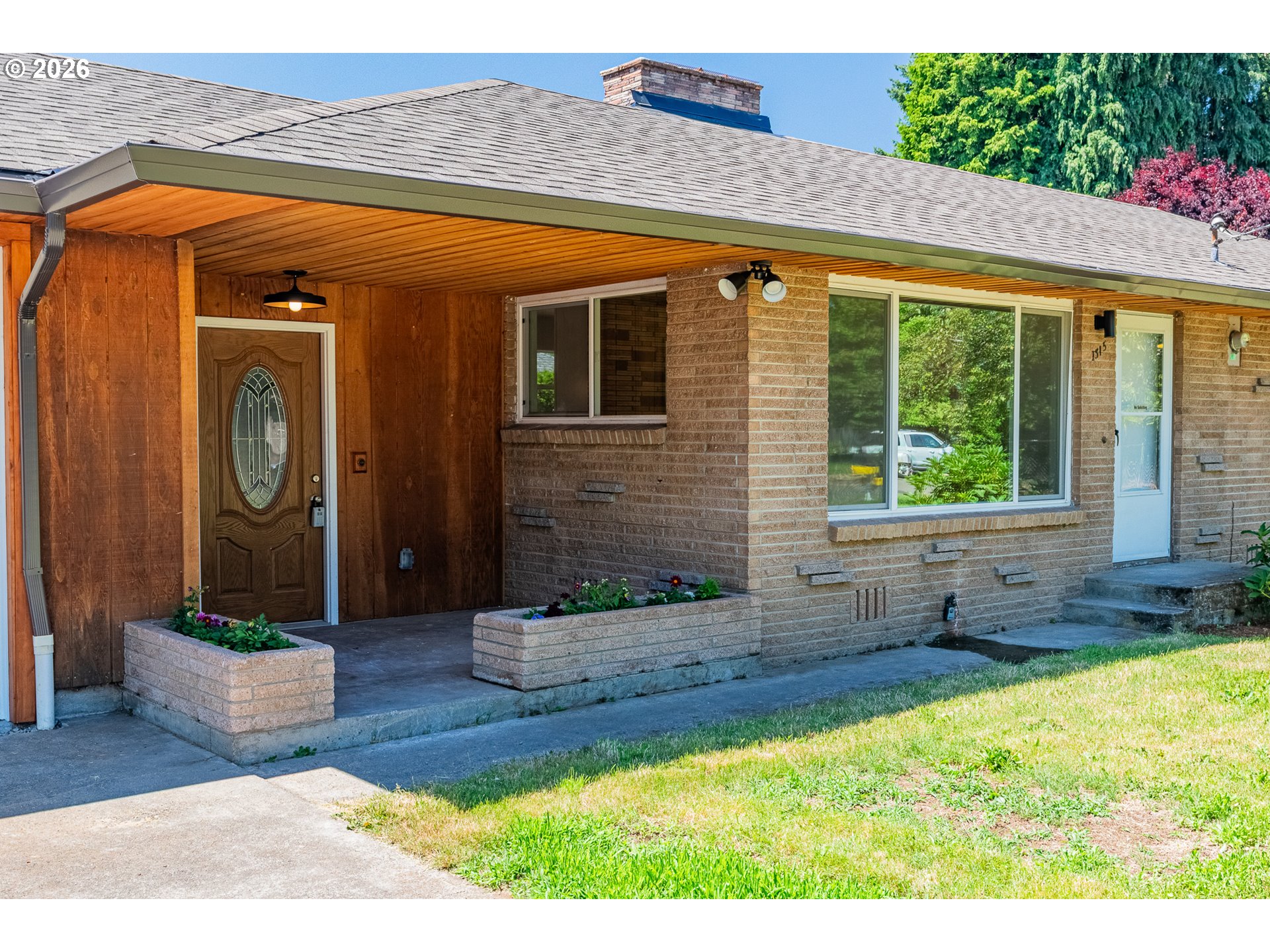 1315 N Locust St Property Photo 3