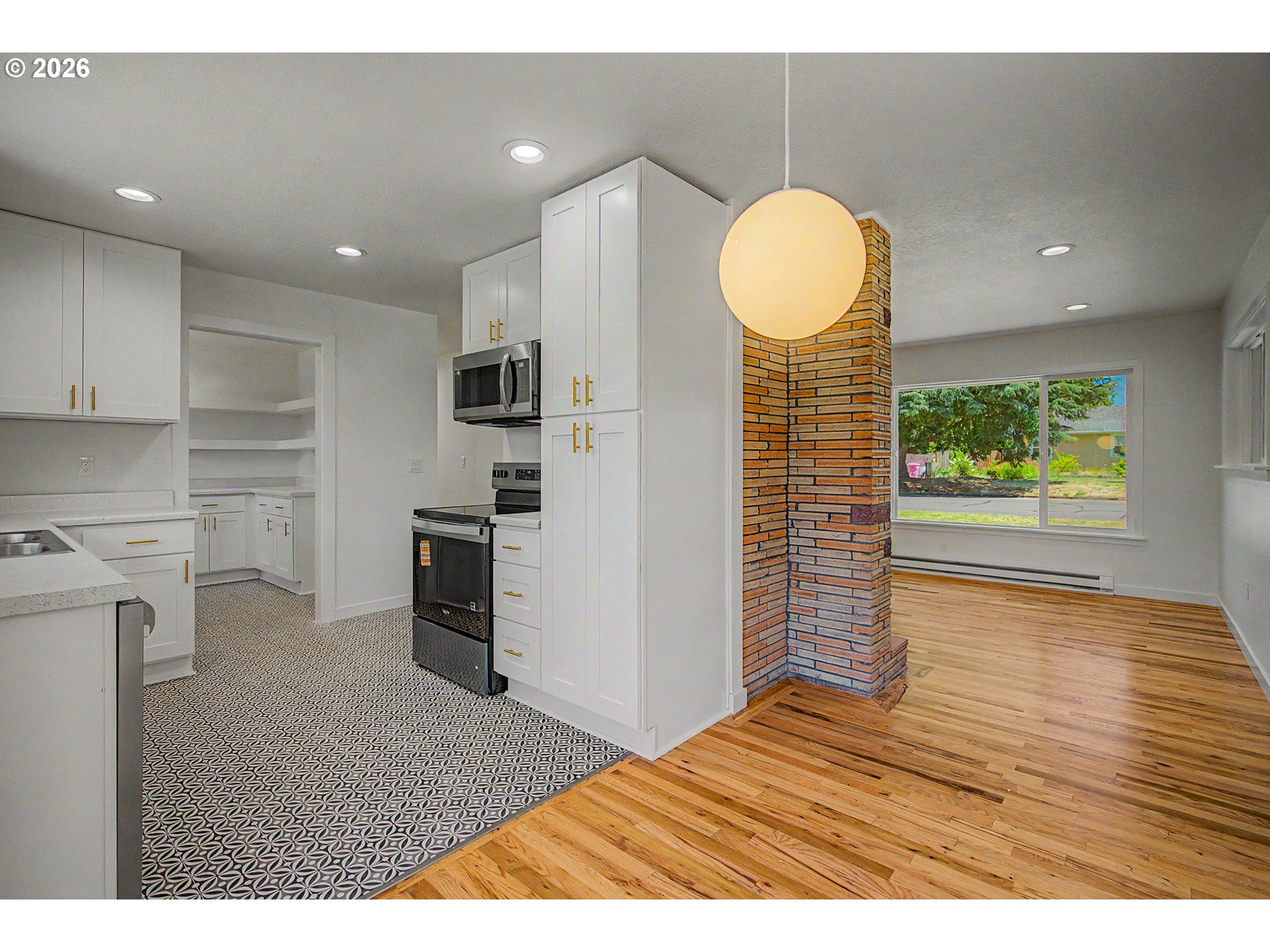 1315 N Locust St Property Photo 11
