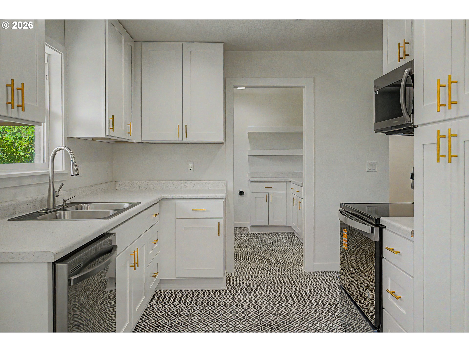 1315 N Locust St Property Photo 13